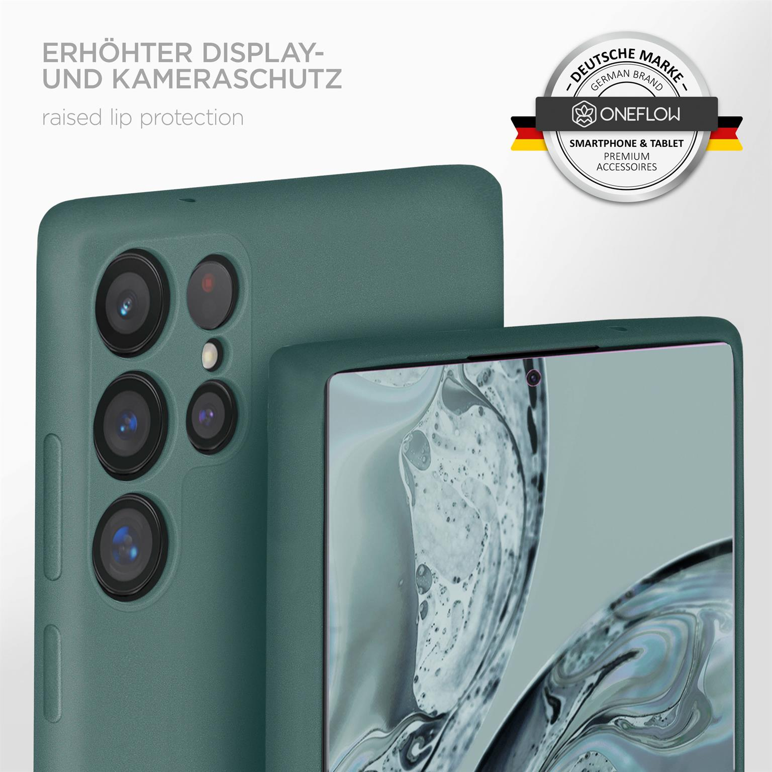 Grüne Handyhülle auf einem Telefon, Nahaufnahme des Kamerabereichs, mit Logo und Text oben.