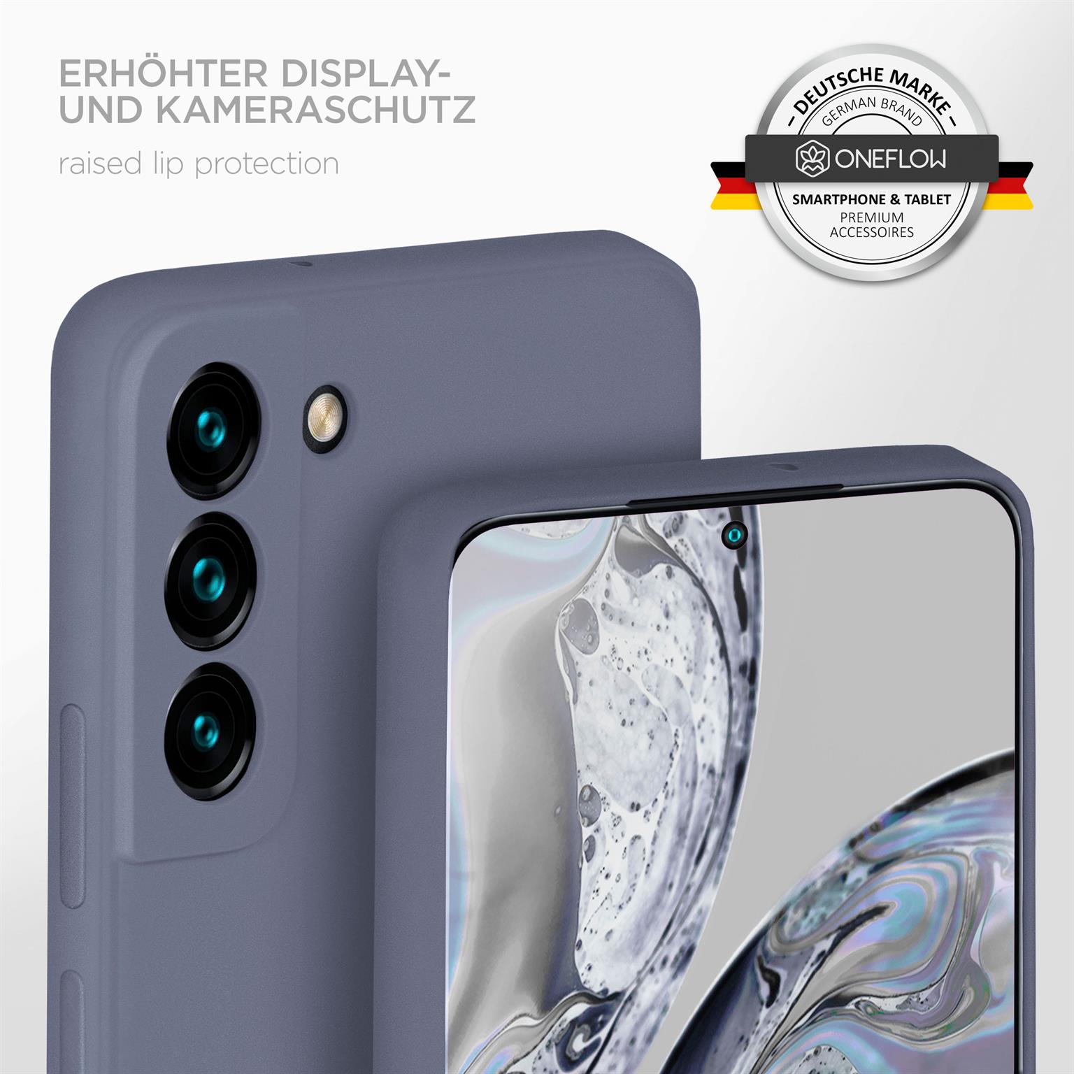 Blaues Handycase schützt die Kamera. Im Hintergrund befindet sich ein deutsches Markenlogo.