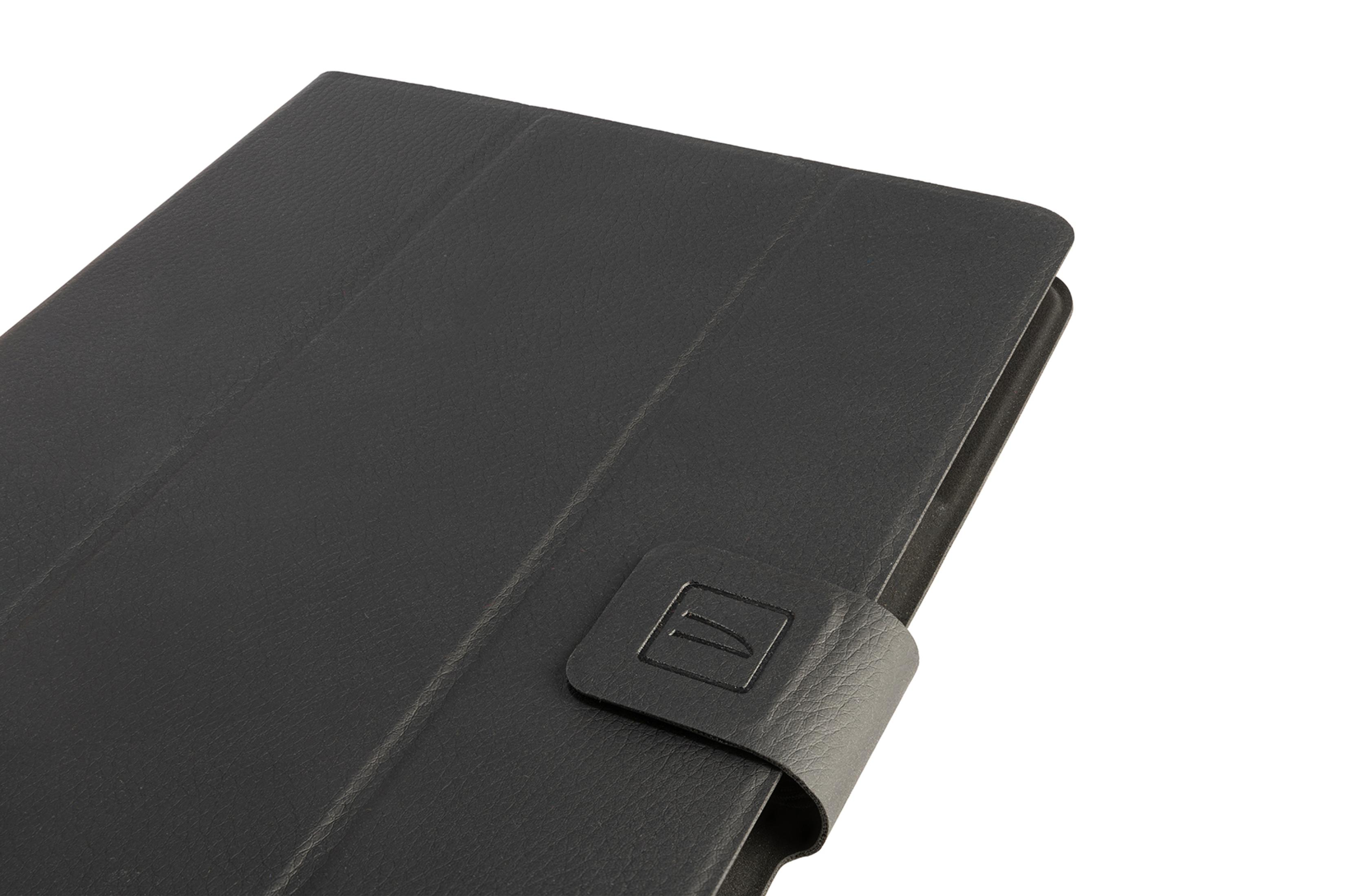 Custodia per tablet nera con cinturino. La custodia è chiusa. Sfondo bianco.