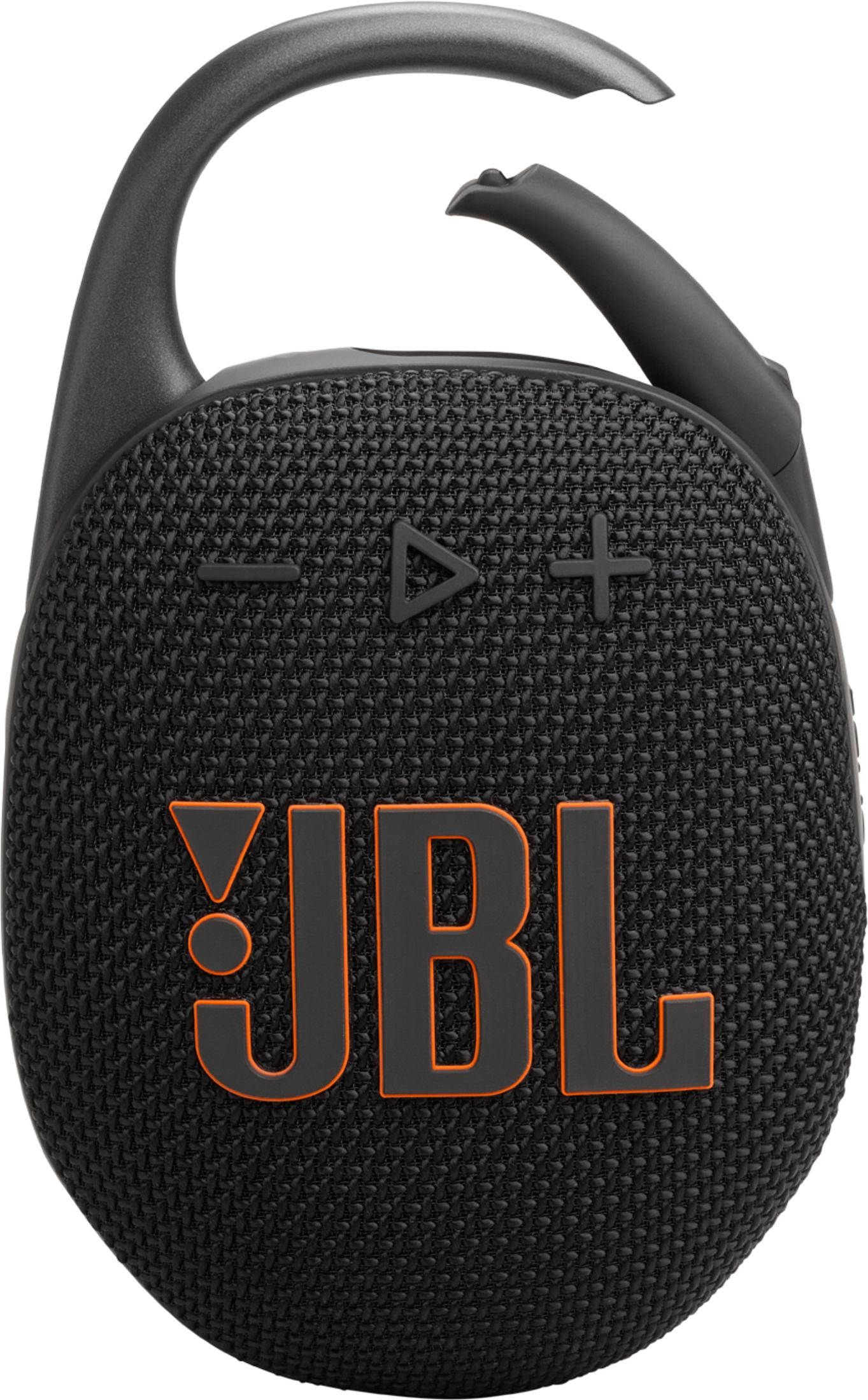 Altavoz JBL Clip negro con logotipo naranja. Cuenta con un mosquetón para sujetar.