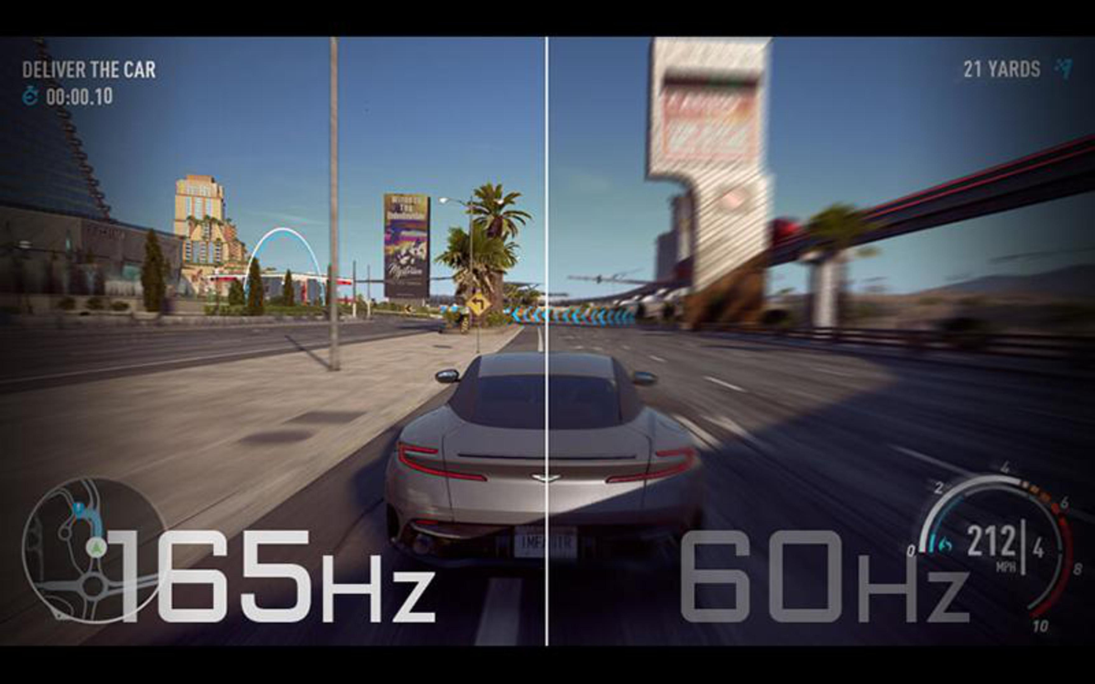 Schermo diviso che mostra un gioco di corse automobilistiche a 165Hz e 60Hz.