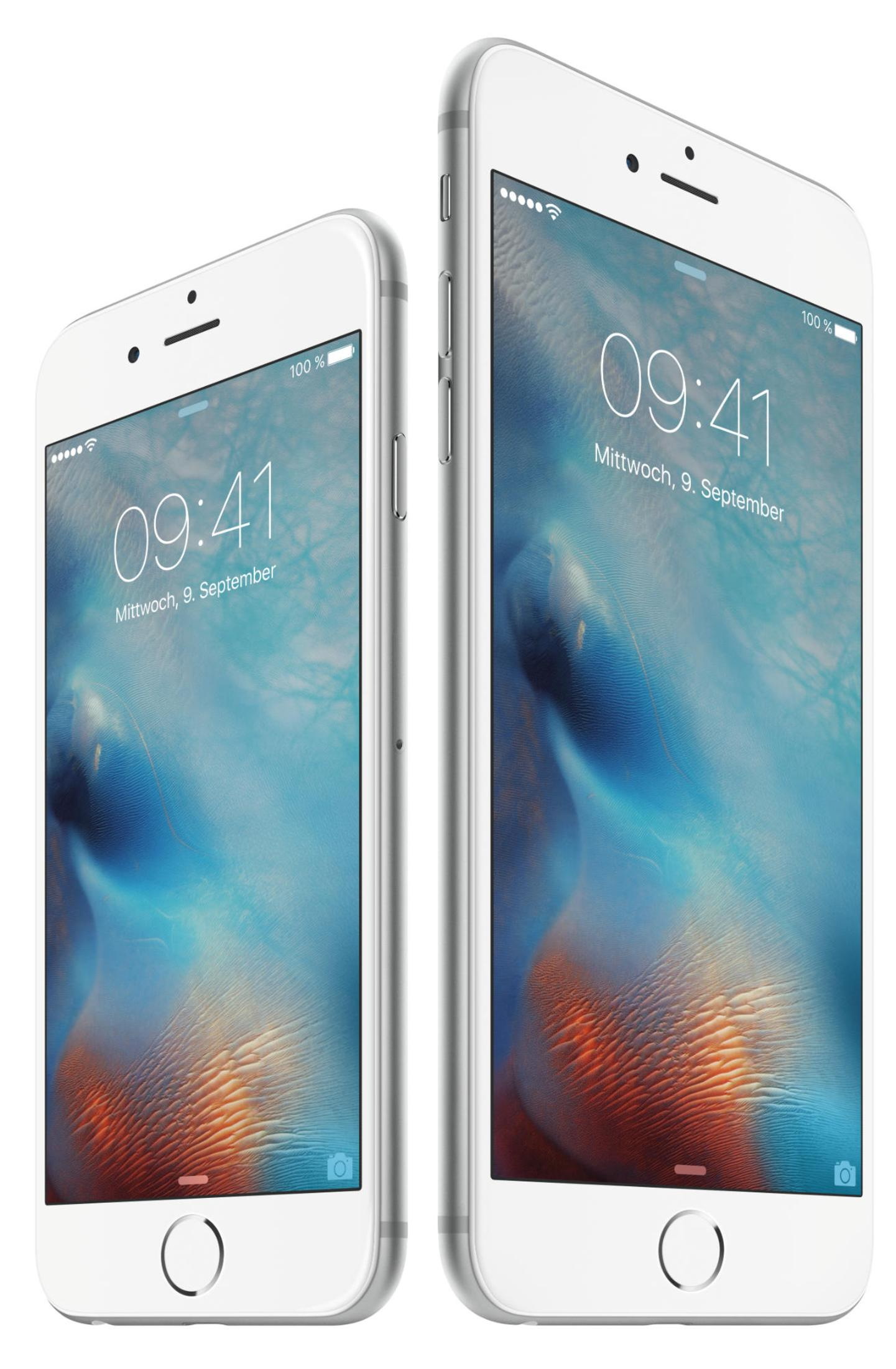 Zwei weiße iPhones auf weißem Hintergrund, die den Bildschirm zeigen.