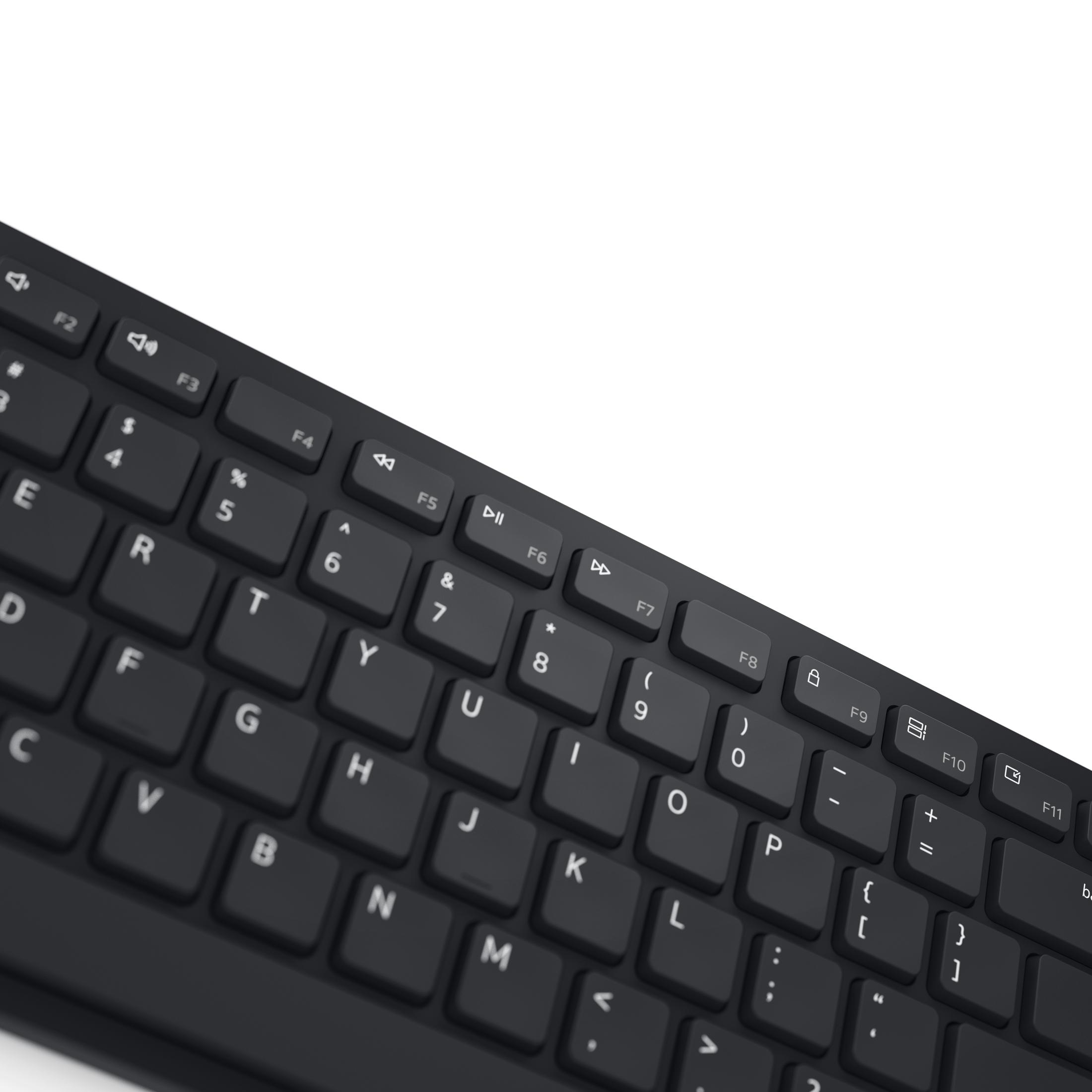 Nahaufnahme einer schwarzen Tastatur. Buchstaben und Zahlen sind sichtbar. Die Tastatur ist angewinkelt.