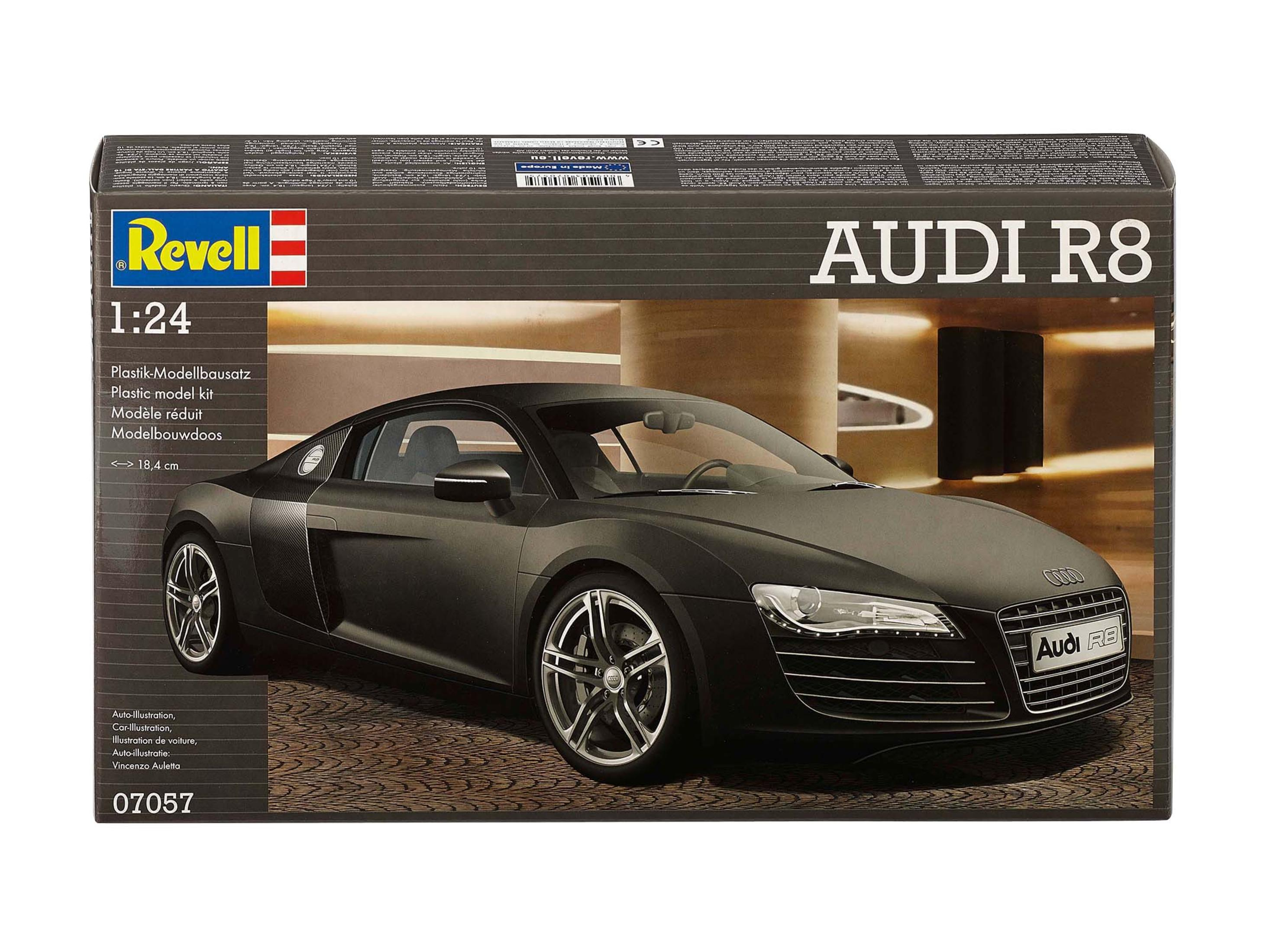Pudełko z zestawem modelu samochodu Audi R8. Samochód jest czarny, a na pudełku znajduje się logo marki i wizerunek samochodu.