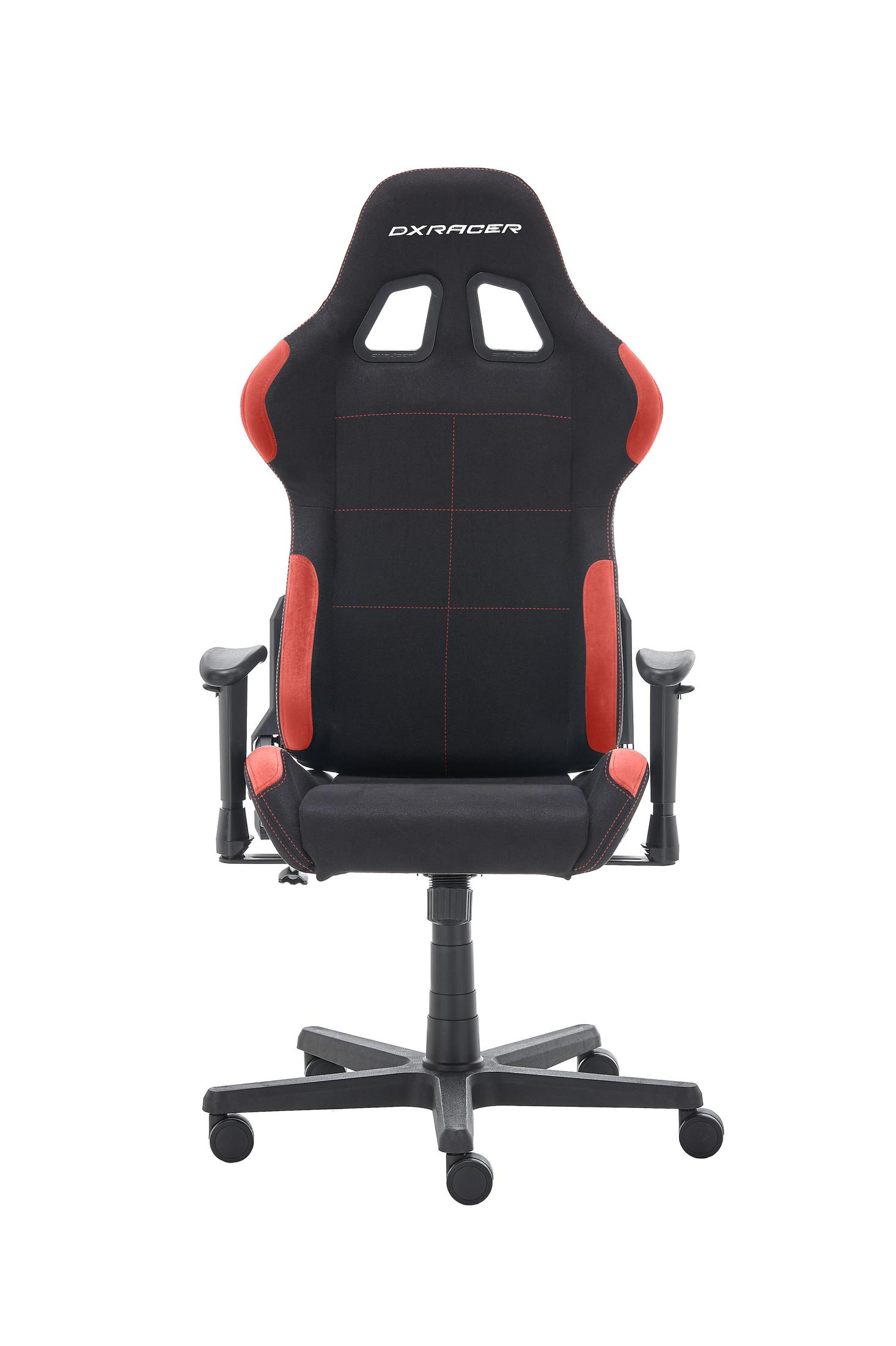 Schwarzer und roter Gaming-Stuhl. Der Stuhl hat eine hohe Rückenlehne und Räder. Weißer Hintergrund.