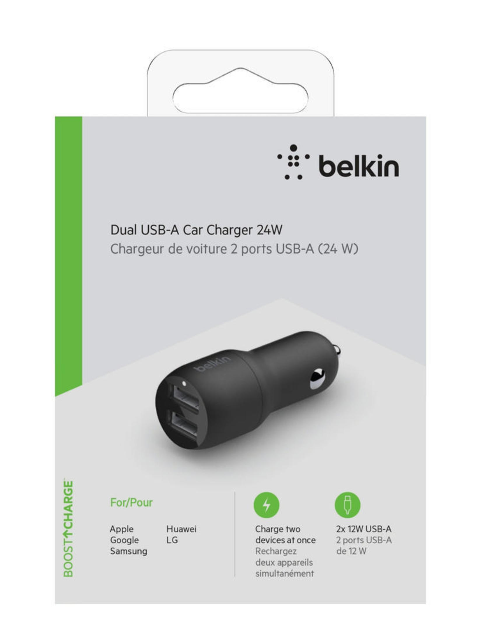 Ein schwarzes Belkin-Autoladegerät. Die Box zeigt das Ladegerät und Details. Boost+Charge-Text ist links.