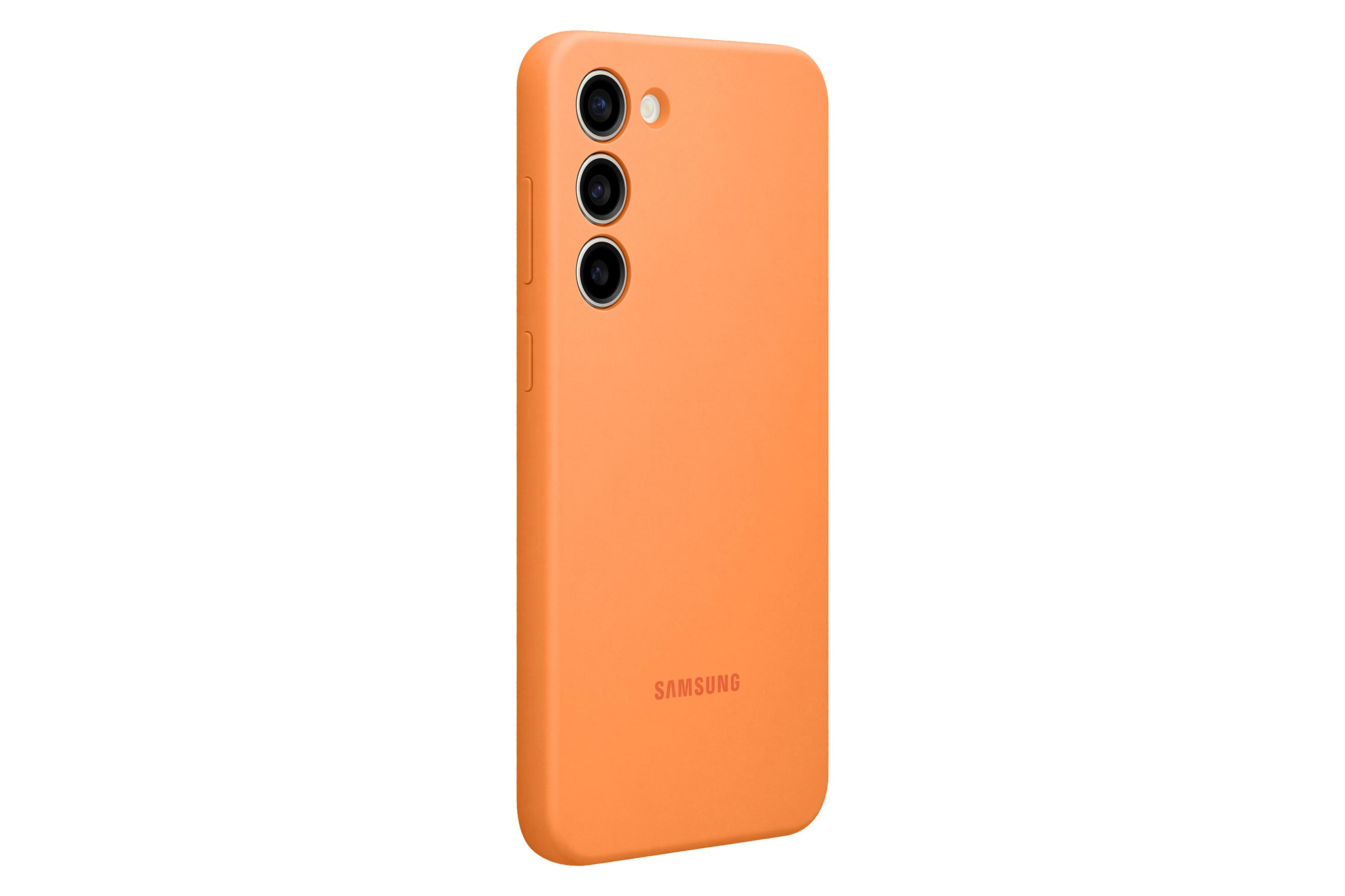 Orangefarbene Handyhülle mit Dreifach-Kameraobjektiven und Samsung-Logo auf der Rückseite.