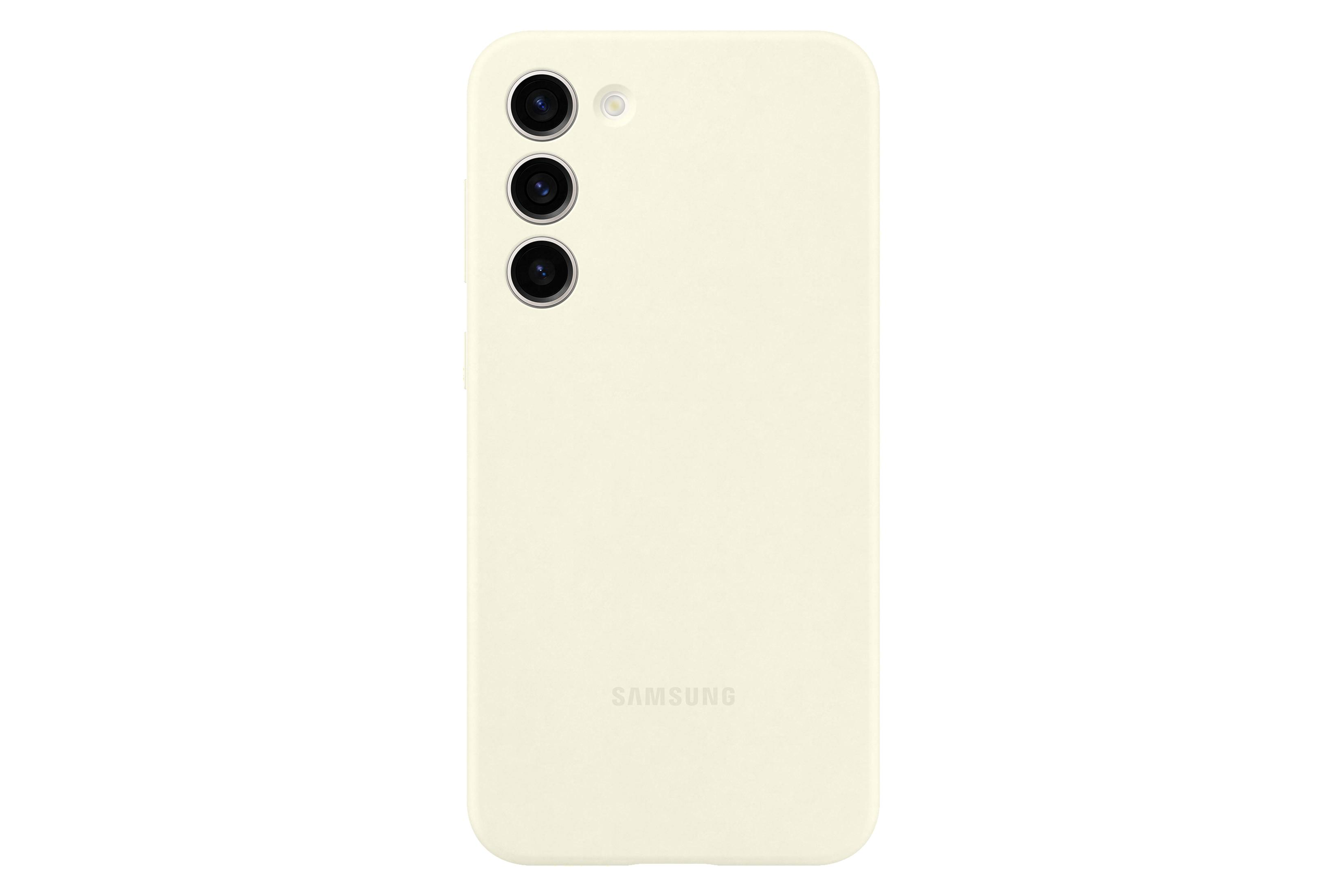 Funda de teléfono de color crema. Tiene tres lentes de cámara y el logotipo de Samsung. Fondo blanco.