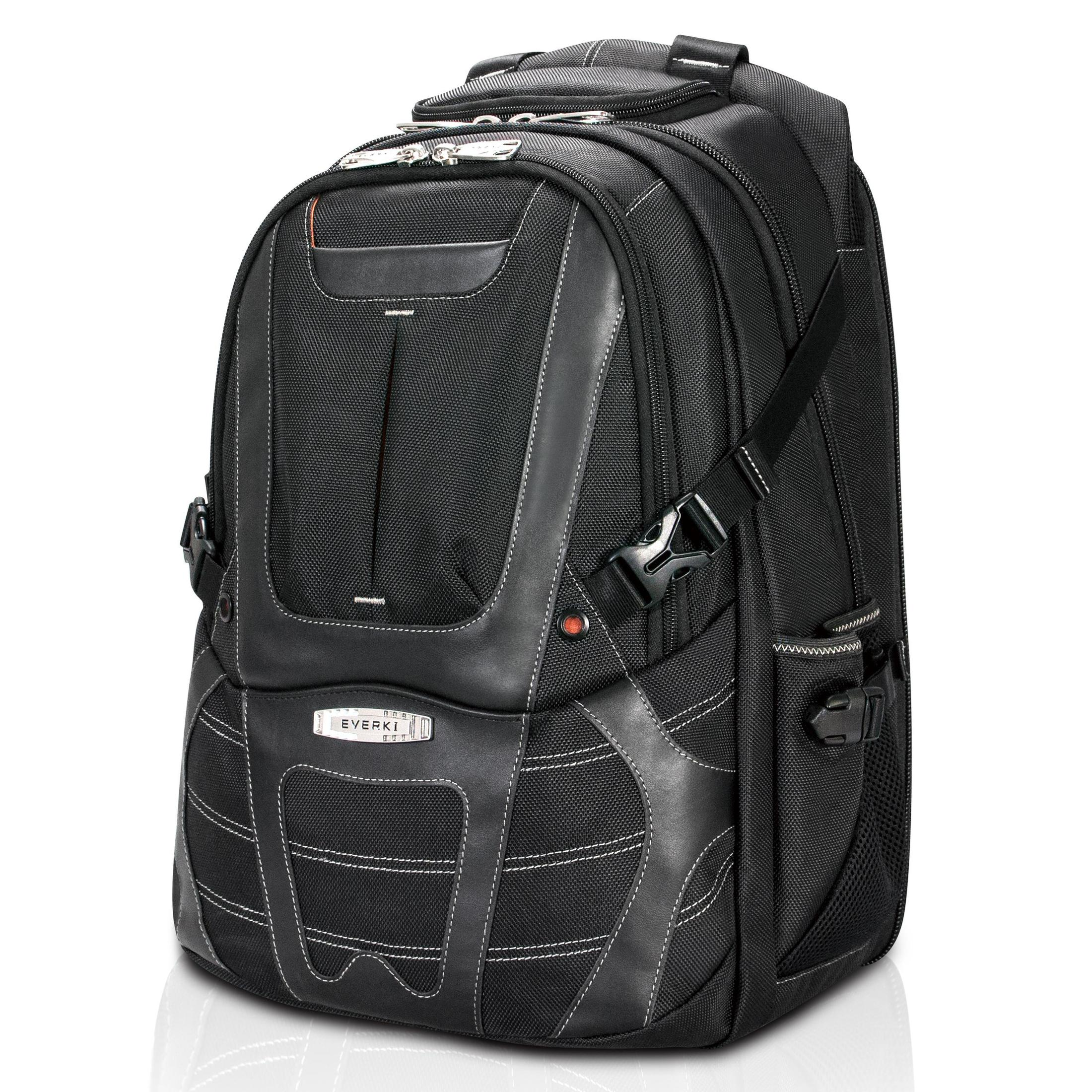 Schwarzer Everki Laptop-Rucksack, schräge Ansicht auf weißem Untergrund, mit verschiedenen Taschen.