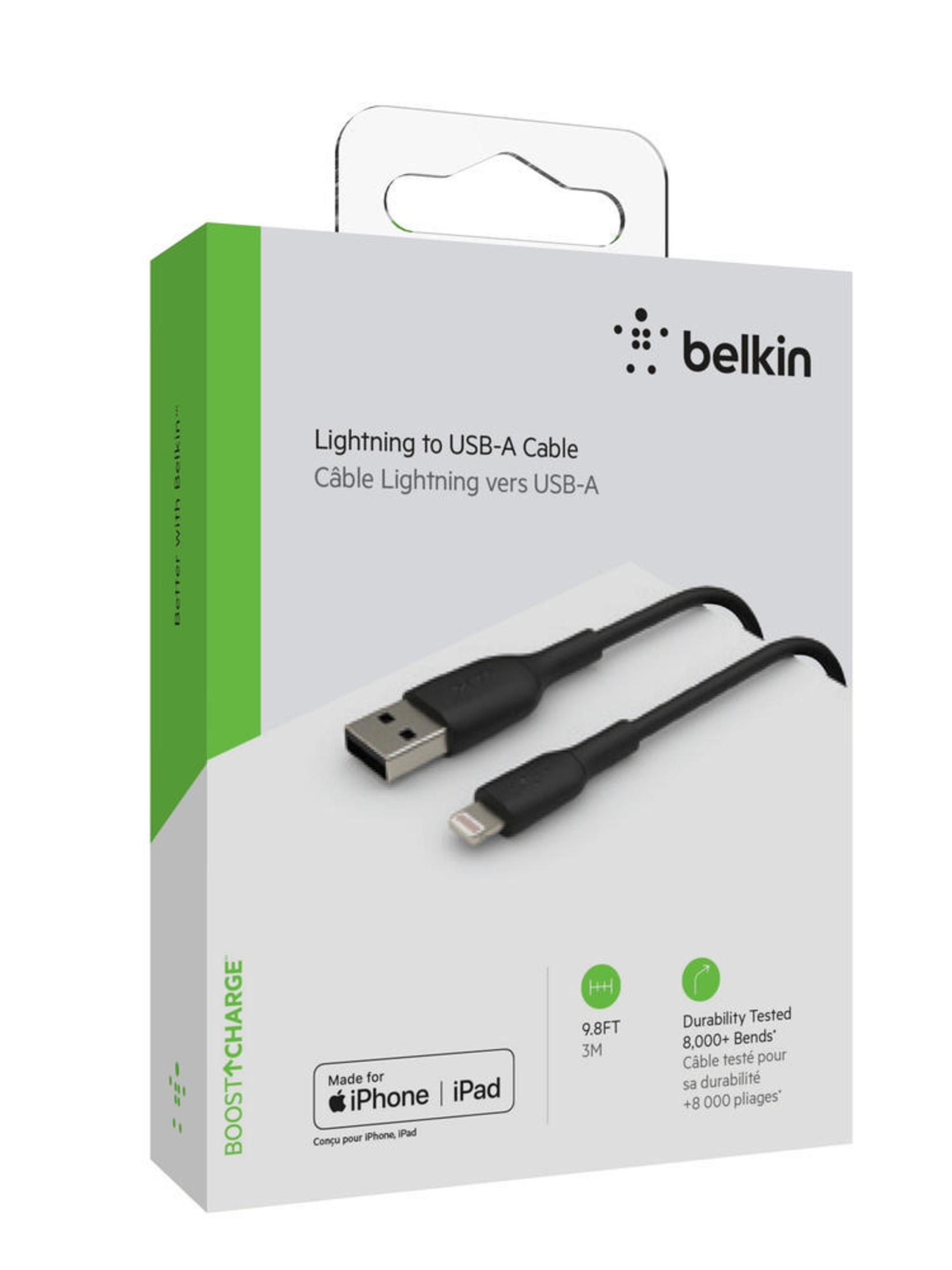 Weiße und grüne Belkin-Box mit einem Ladekabel. Text: Lightning-zu-USB-A-Kabel. Made for iPhone|iPad.