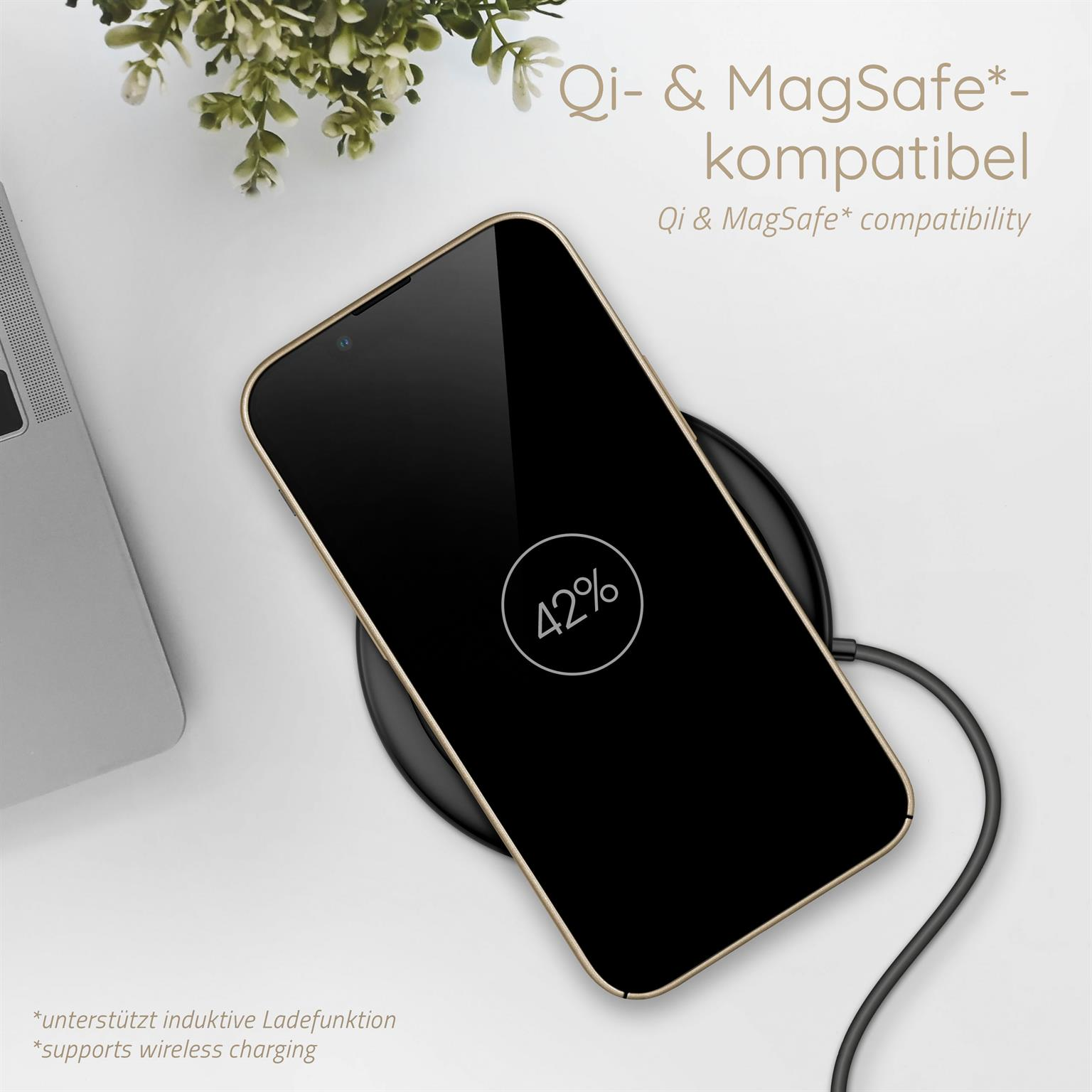 Smartphone auf kabellosem Ladegerät, lädt. Der Bildschirm zeigt 42%. Hintergrund ist weiß.