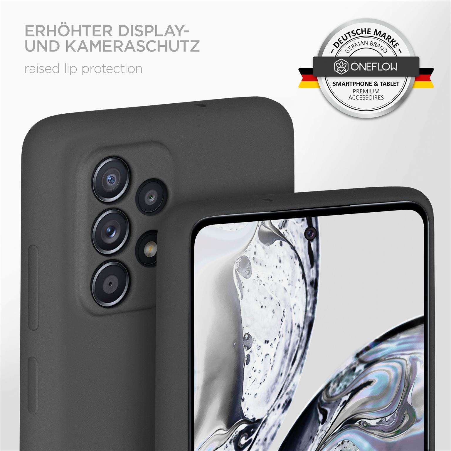 Eine dunkelgraue Handyhülle mit erhöhtem Rand, der die Kamera schützt, mit einem Logo im Hintergrund.