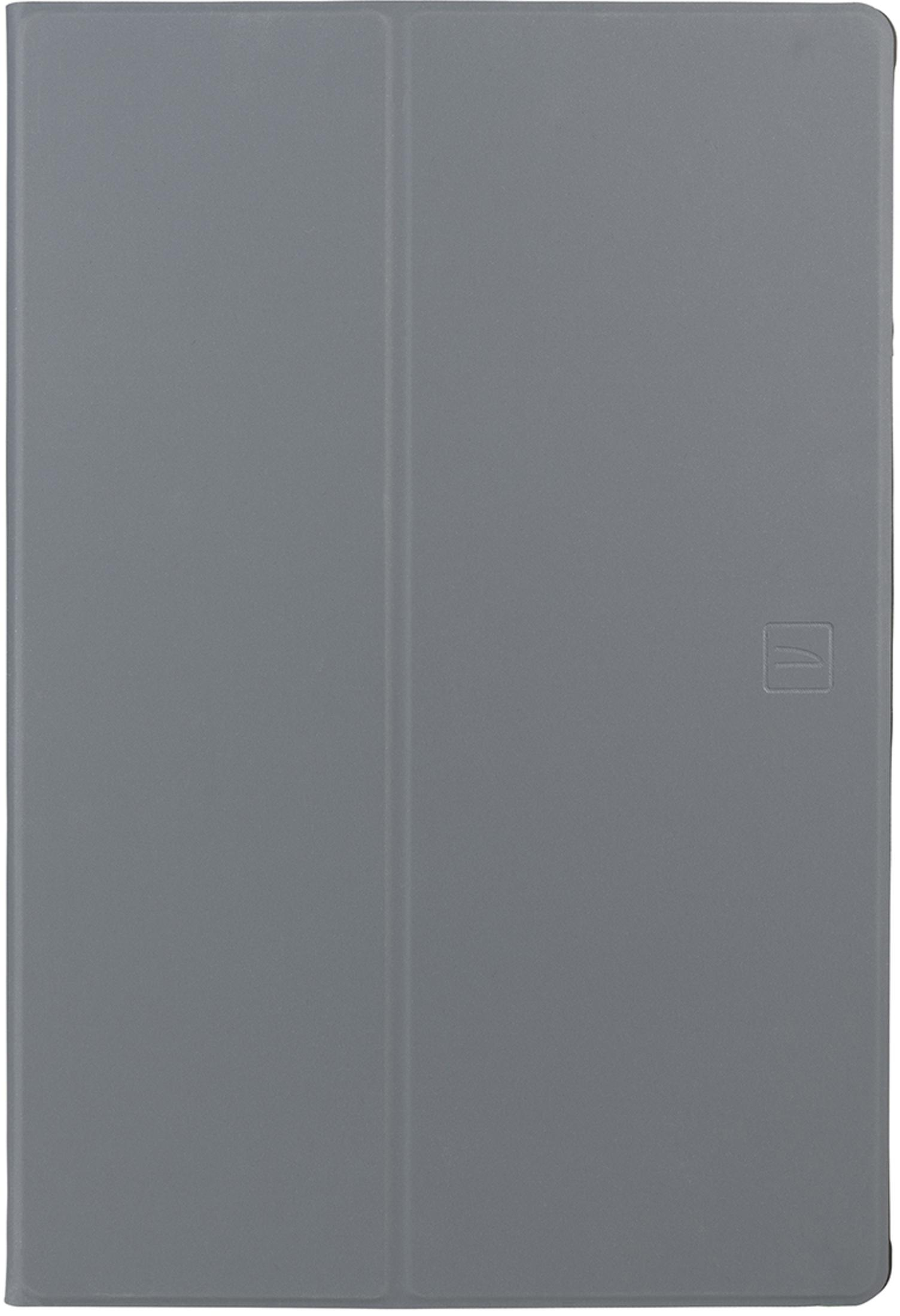 Una custodia grigia per tablet. La cover è chiusa e ha un logo sottile.