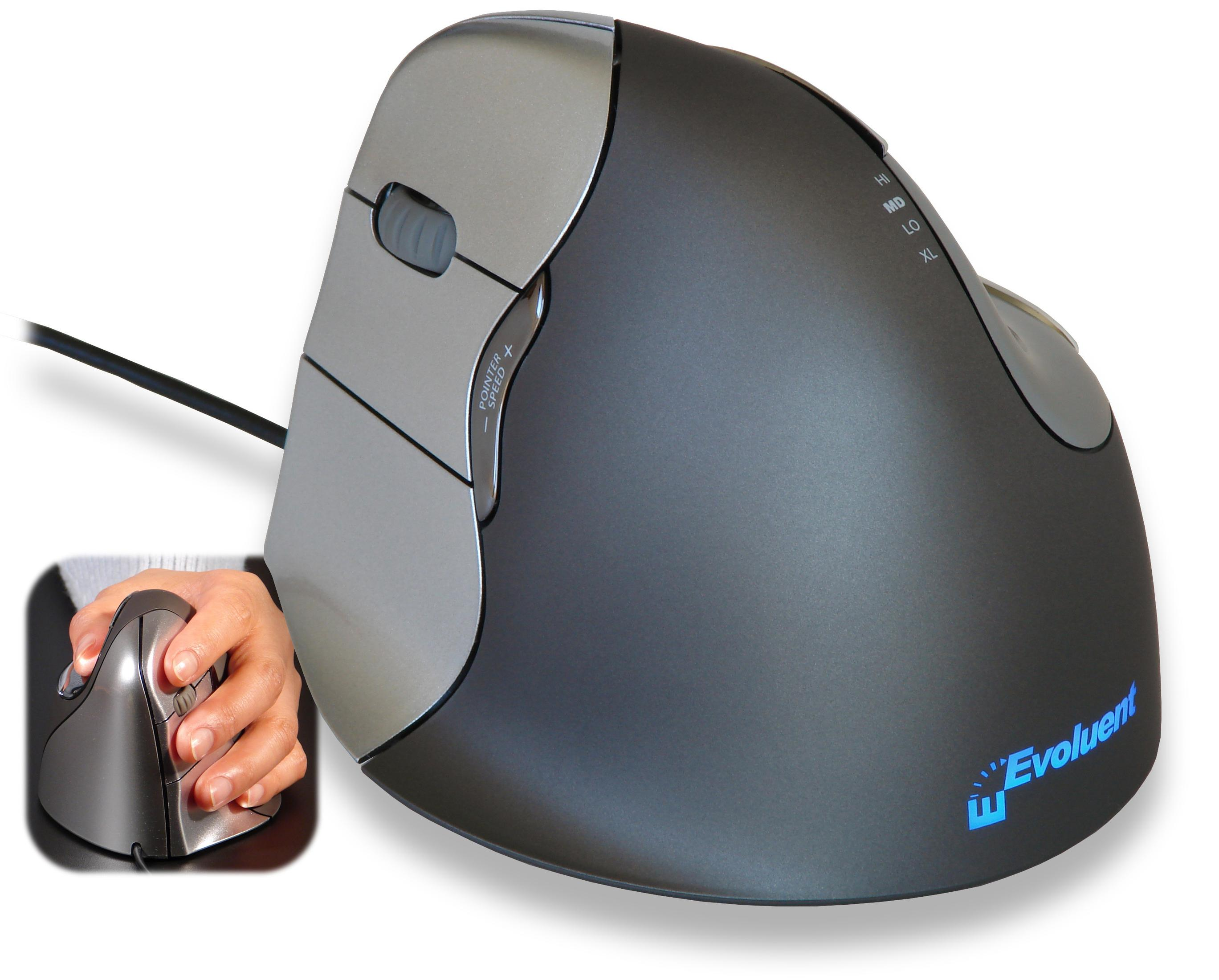 Ergonomische muis met een grijze bovenkant en zwarte behuizing. Een kleine hand houdt hem vast.