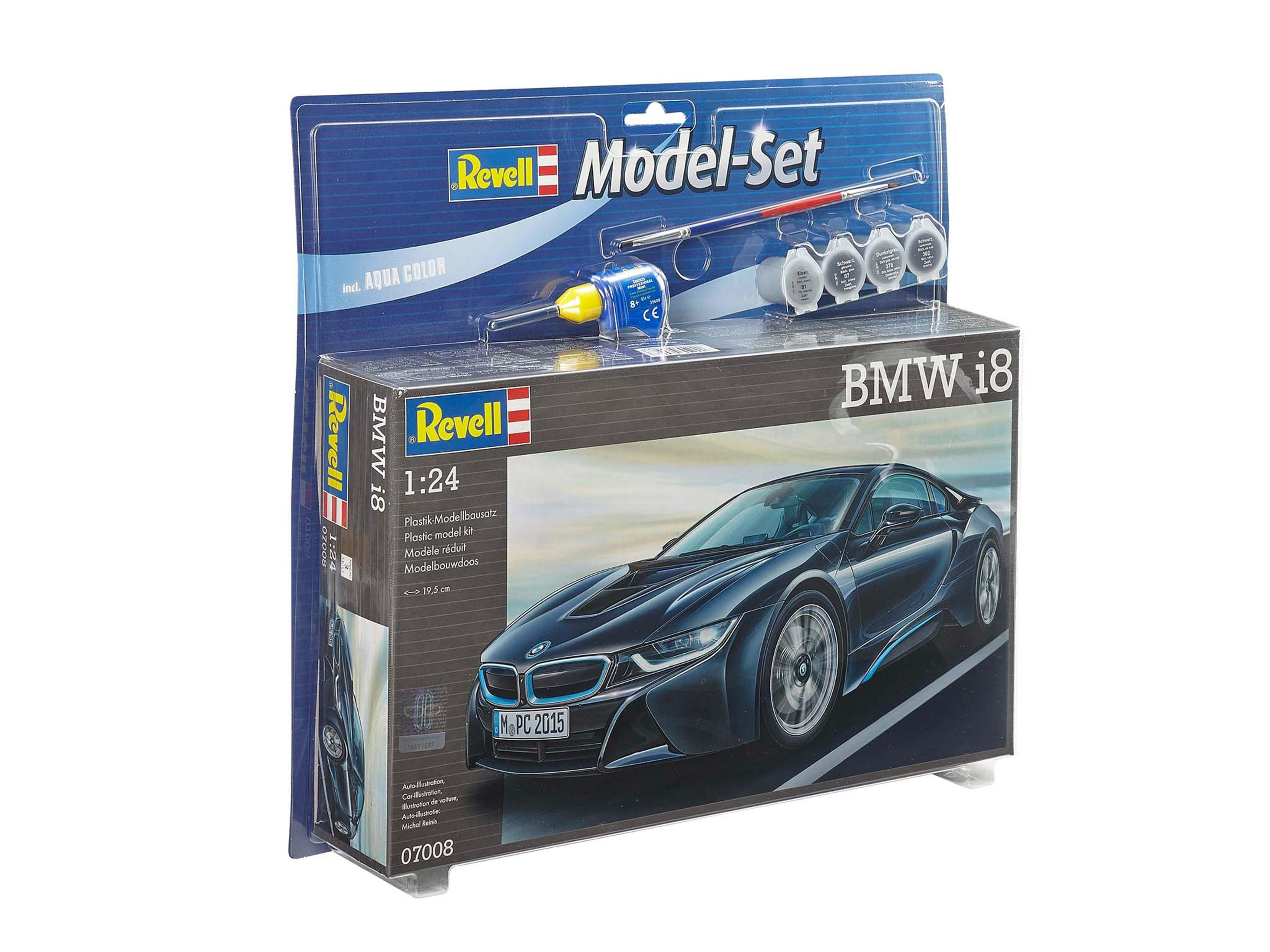 Een modelbouwpakket van een BMW i8 auto. De doos staat op een witte achtergrond.