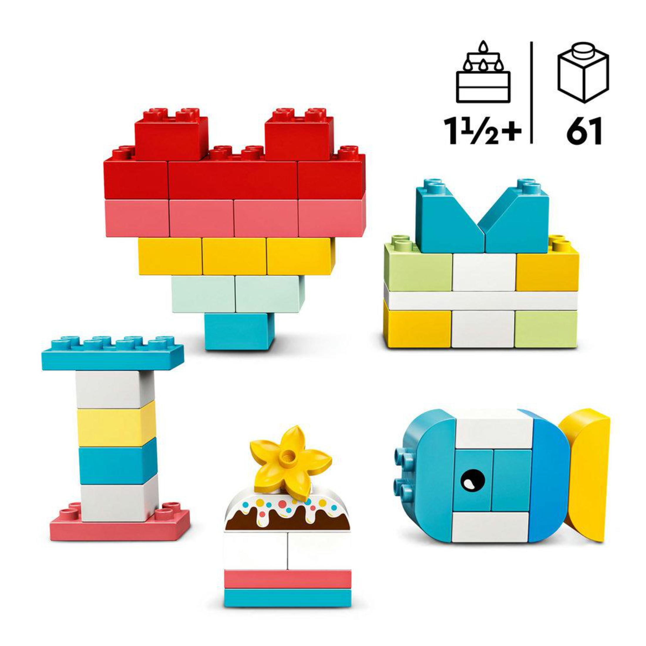 Varie creazioni Lego fatte con mattoncini colorati, tra cui un cuore, una torta e un pesce.
