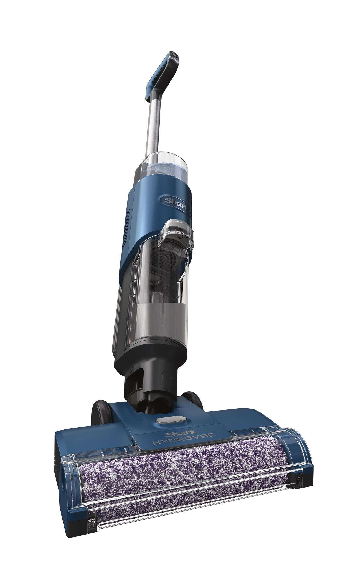 Aspirateur Shark Hydrovac bleu, droit, avec tête de brosse motorisée. Fond blanc.