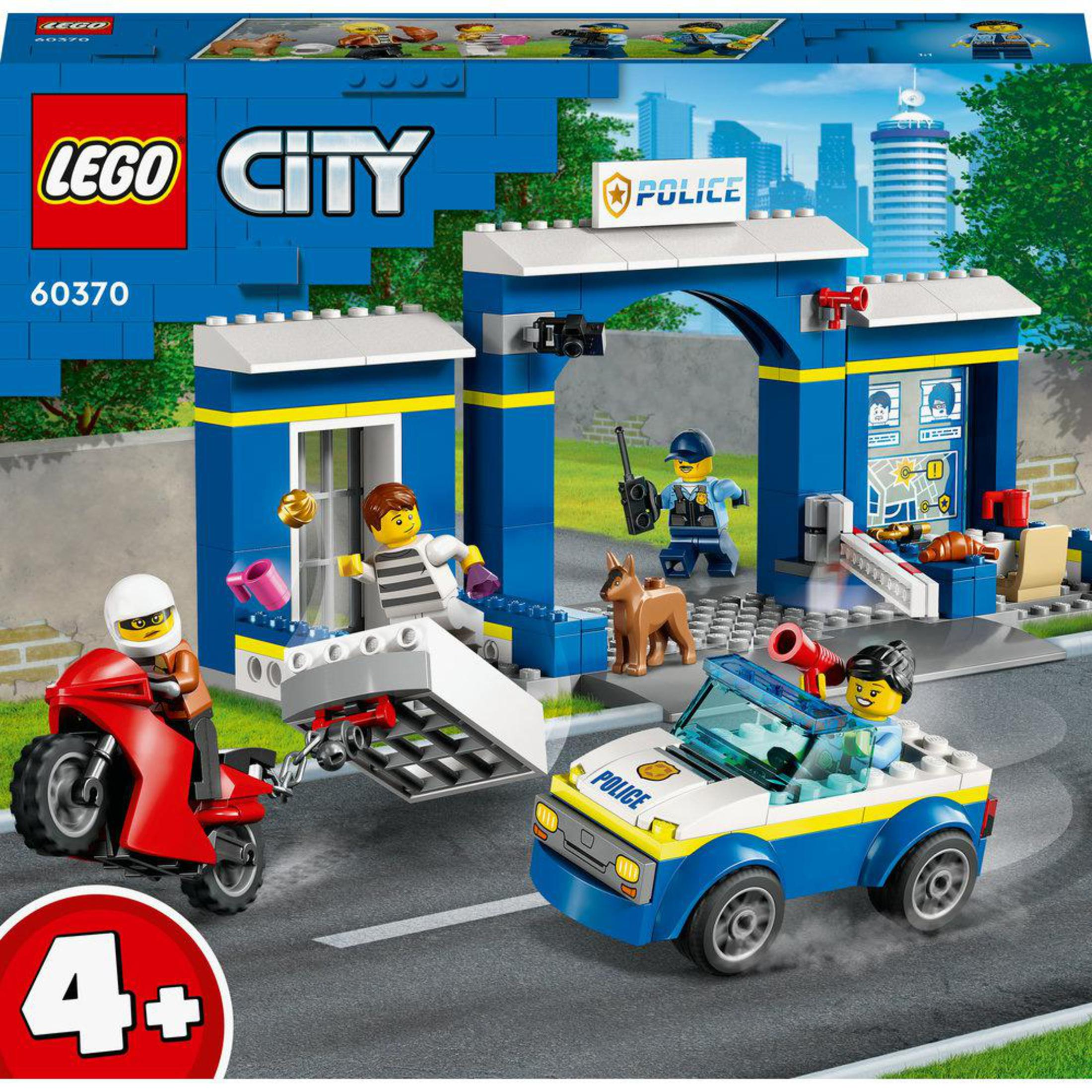 Set de Lego City con coche de policía y moto. Una construcción está en el fondo.