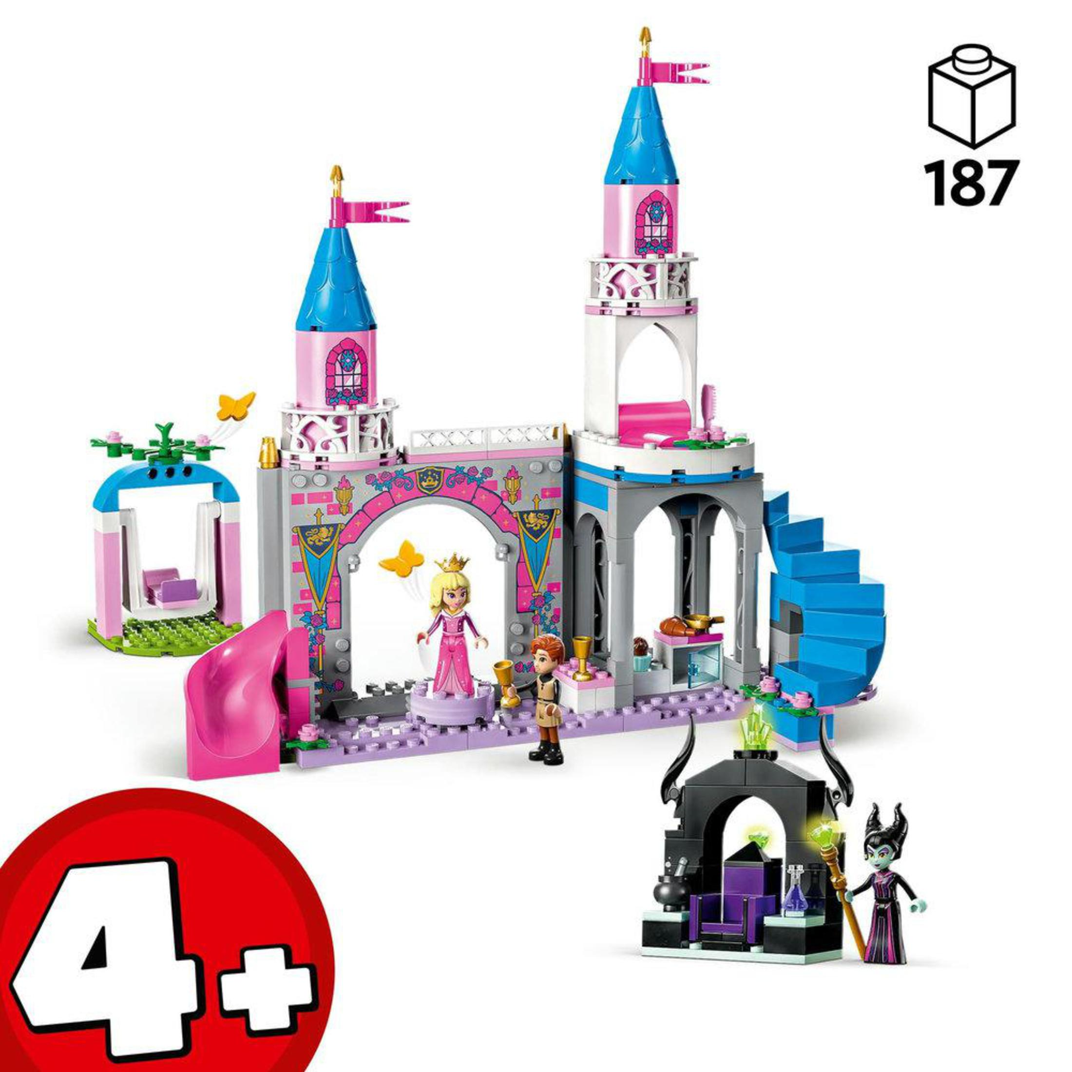 Ein Lego-Schloss-Set mit Figuren. Es hat Türme, eine Rutsche und mehrere Figuren auf weißem Hintergrund.