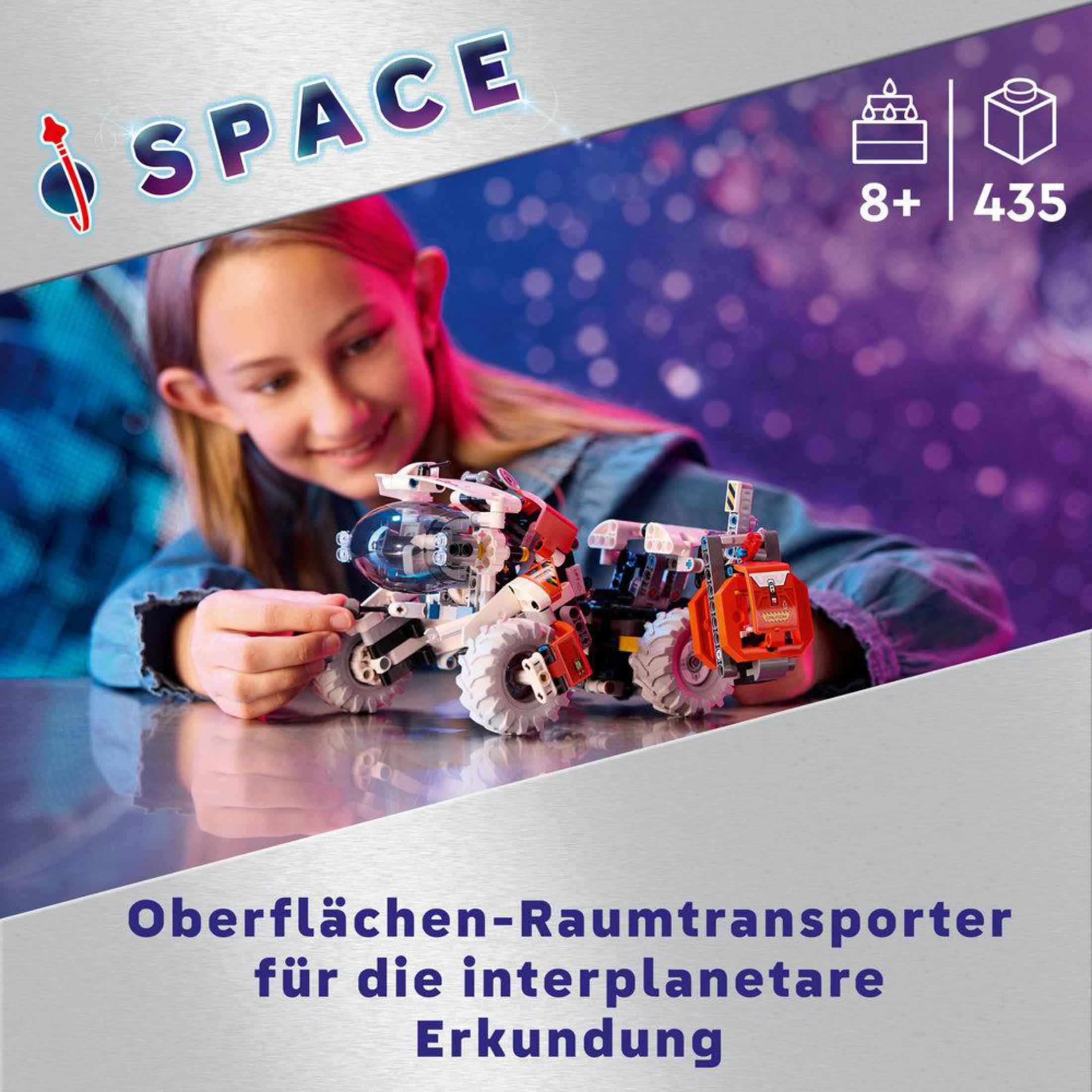 Niña jugando con un juego de vehículos espaciales de juguete. El set incluye un cohete y un rover, con fondo espacial.