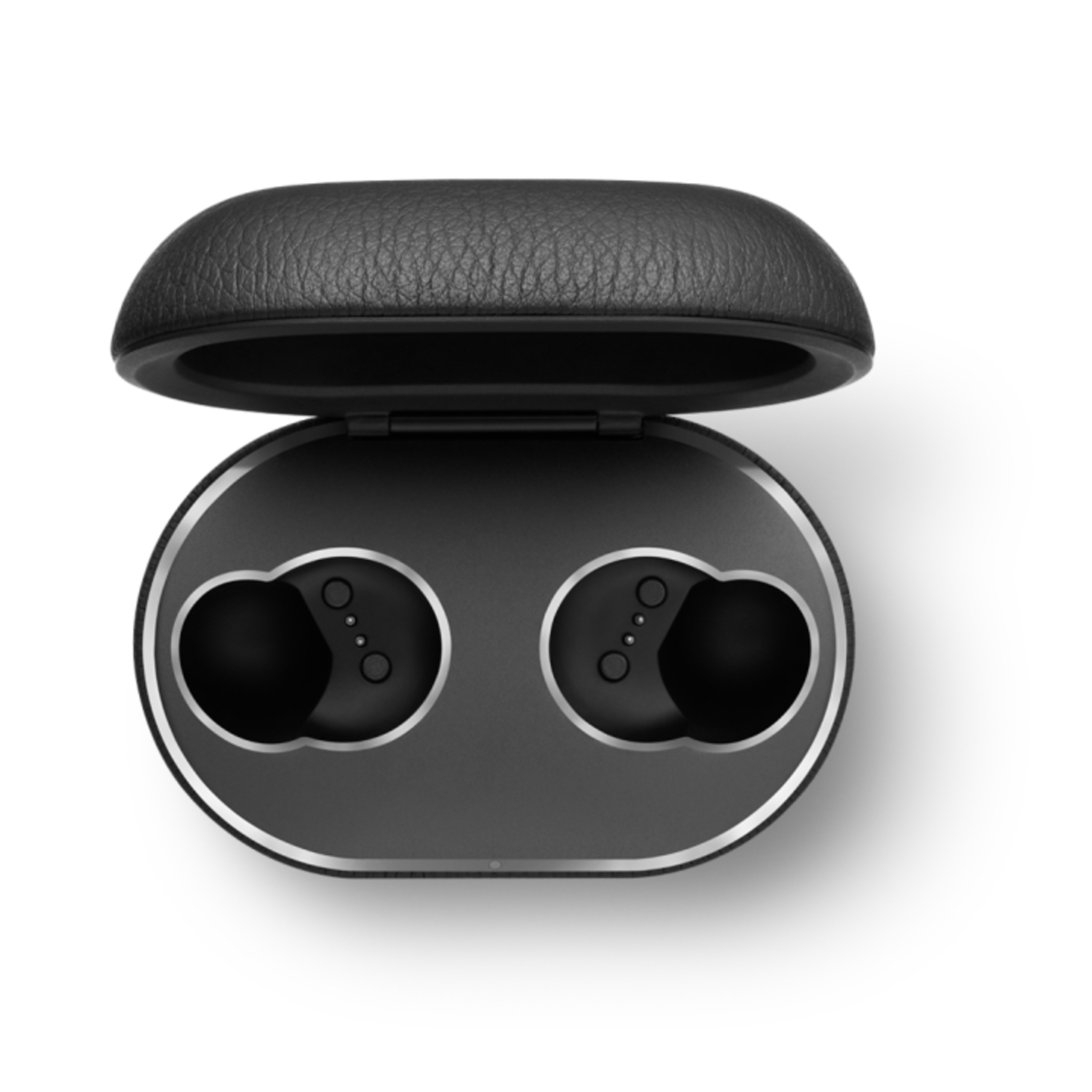 Auricolari wireless neri di forma ovale in una custodia di ricarica.