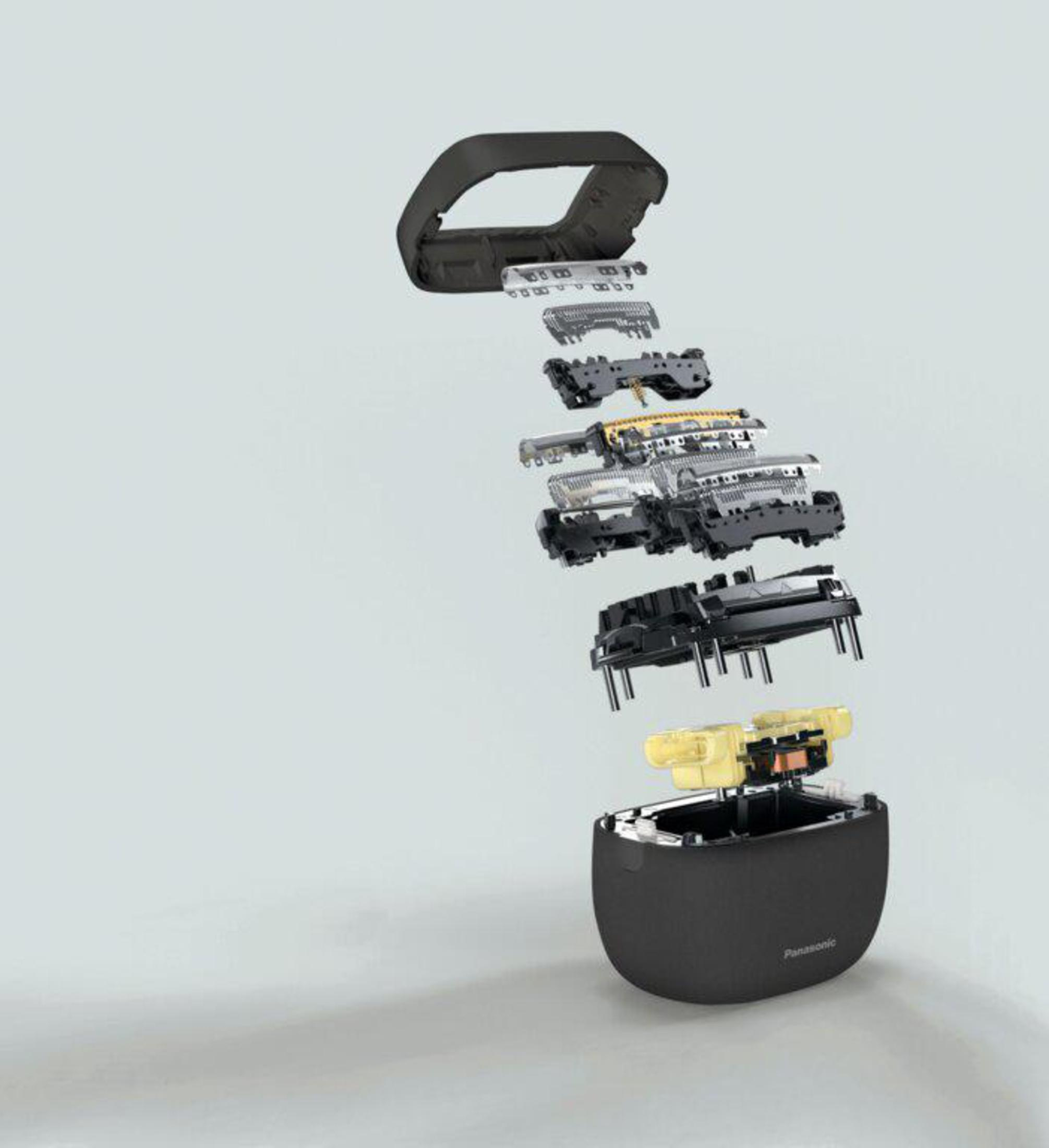 Widok rozstrzelony golarki Panasonic. Części są rozdzielone i opisane. Izolowane na białym tle.