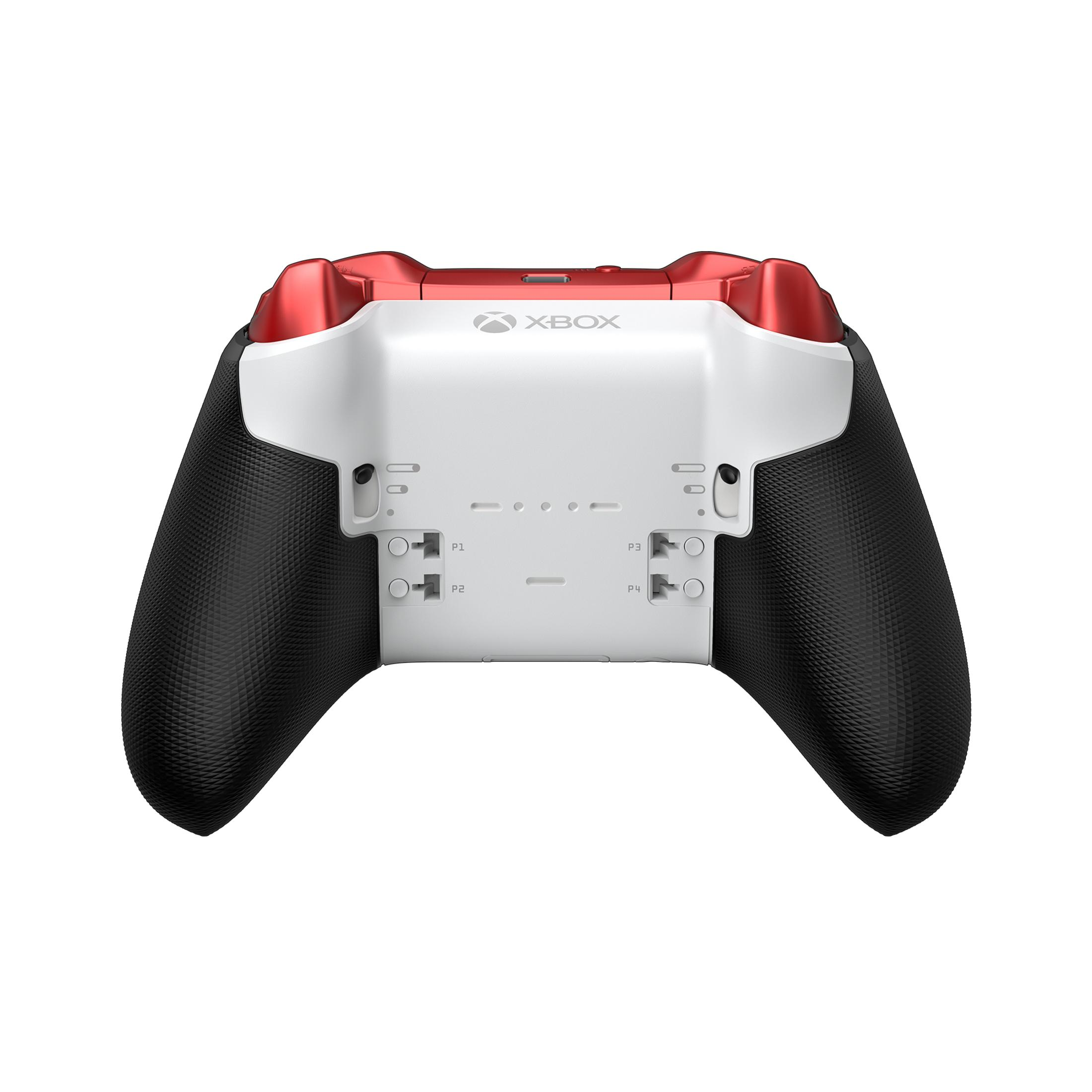 Parte trasera de mando Xbox, acentos rojos, agarres negros, centro blanco.