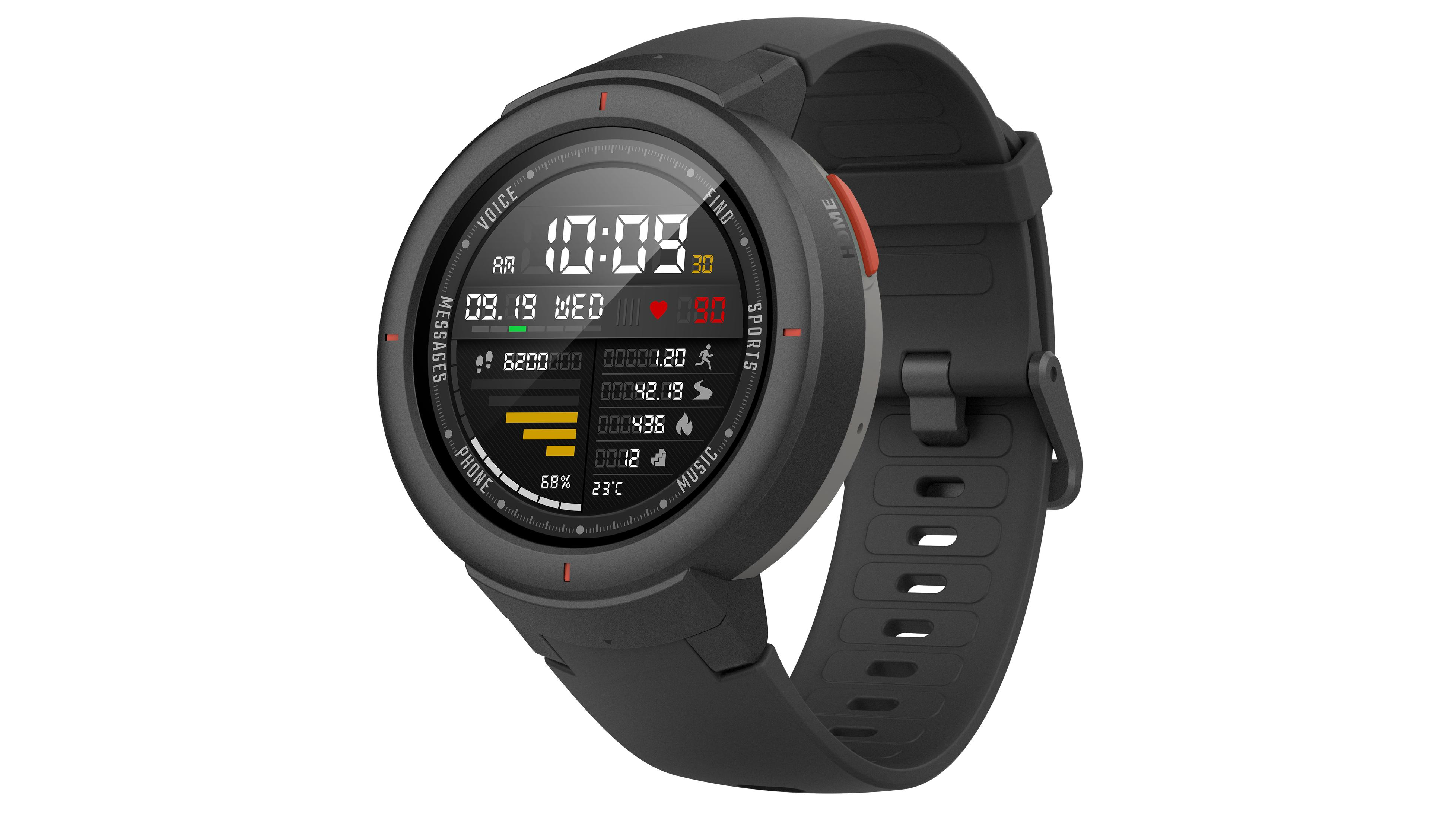 Reloj inteligente negro con pantalla digital. Se muestra la hora, la fecha y los datos de actividad.