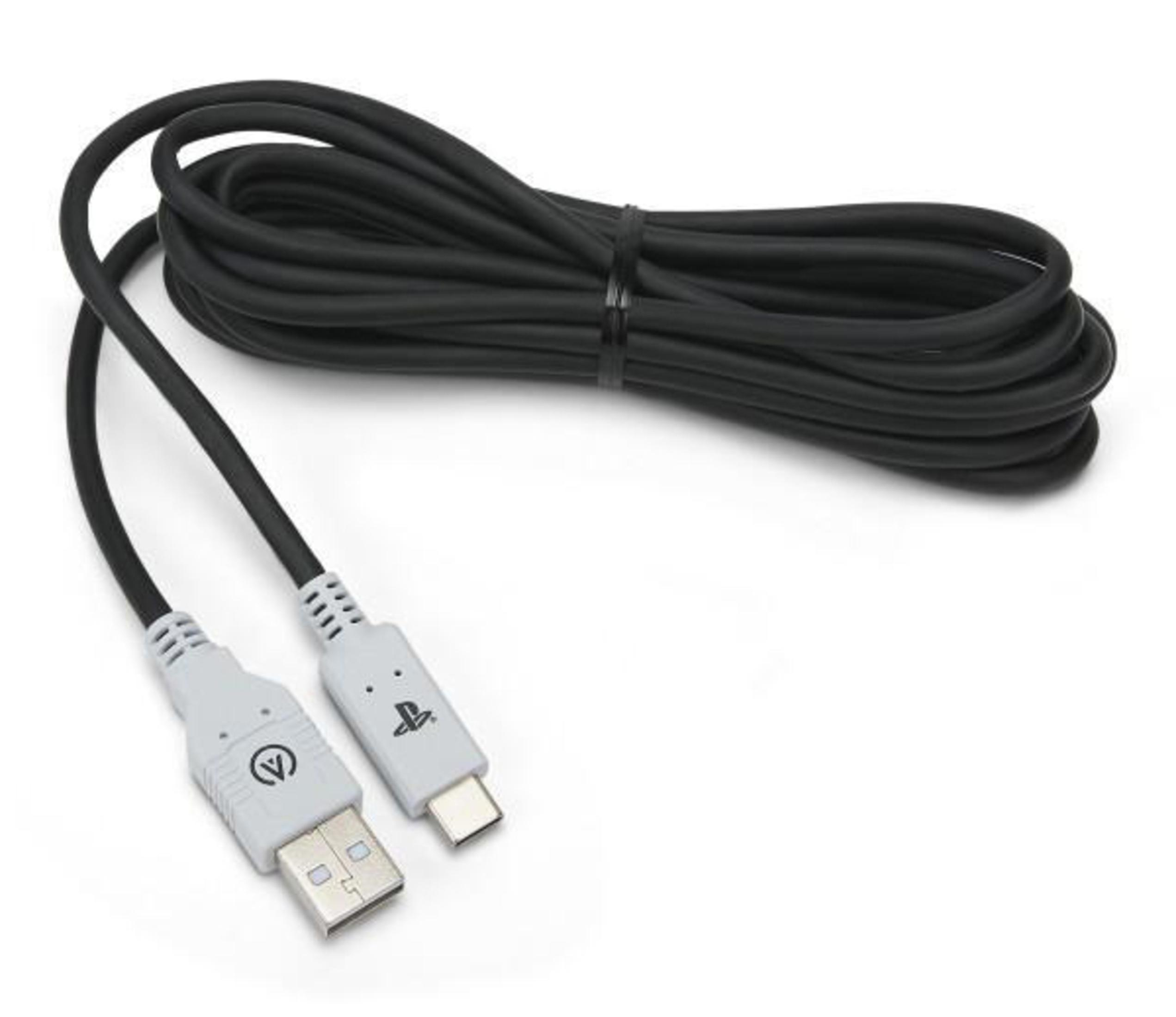 Cable USB negro con dos conectores: USB-A y USB-C, con el logotipo de PlayStation.