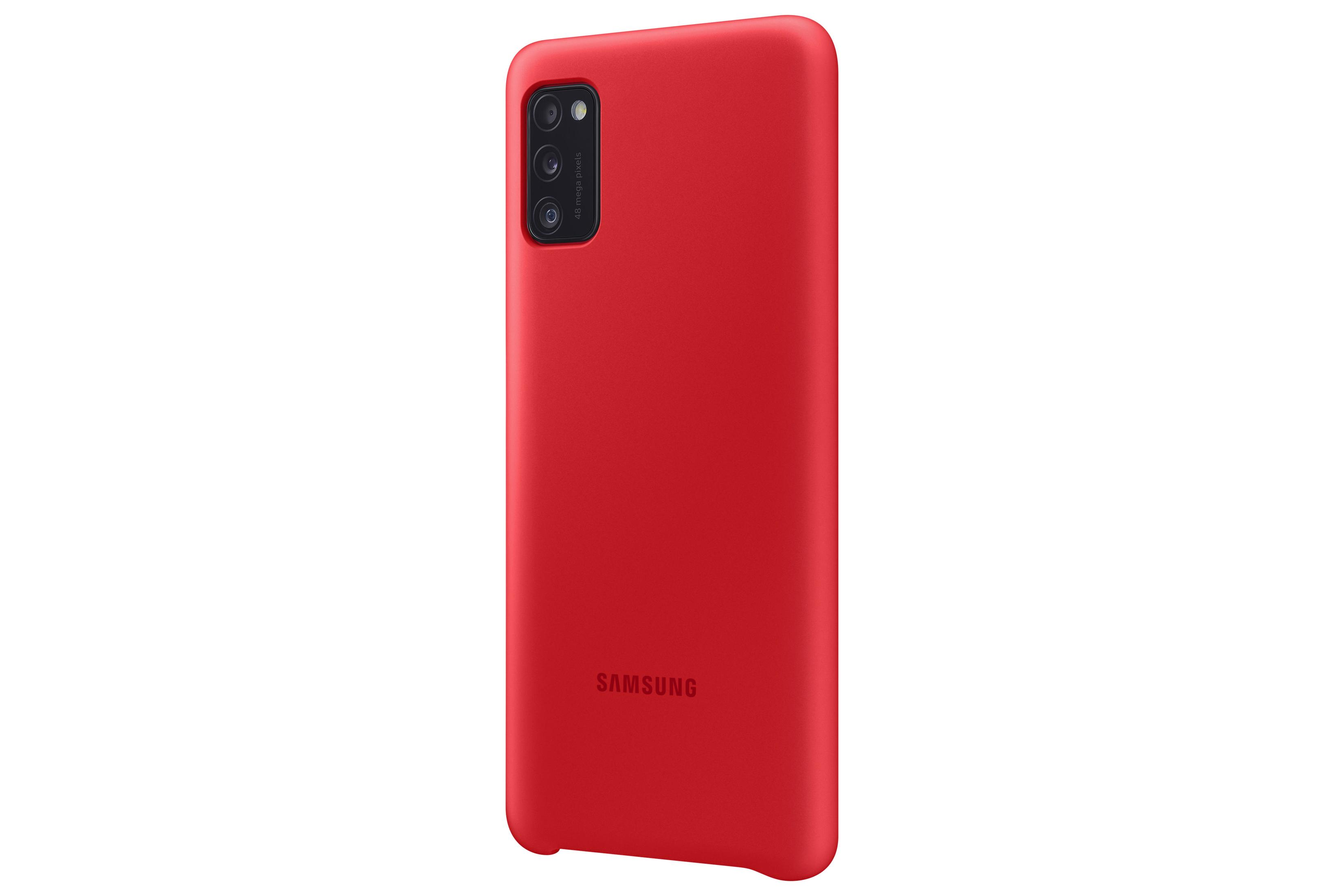 Custodia rossa per un telefono Samsung.  È una vista ravvicinata angolata.