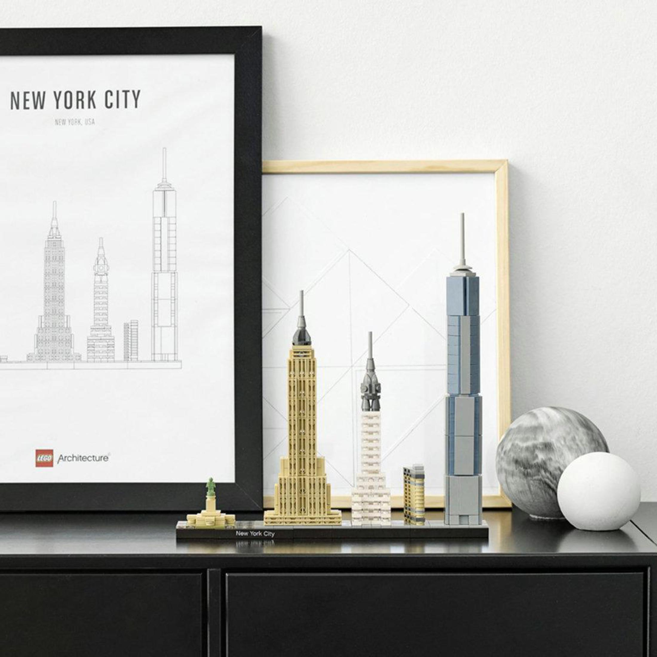 Modele Lego budynków Nowego Jorku: Empire State, Chrysler, One World Trade.