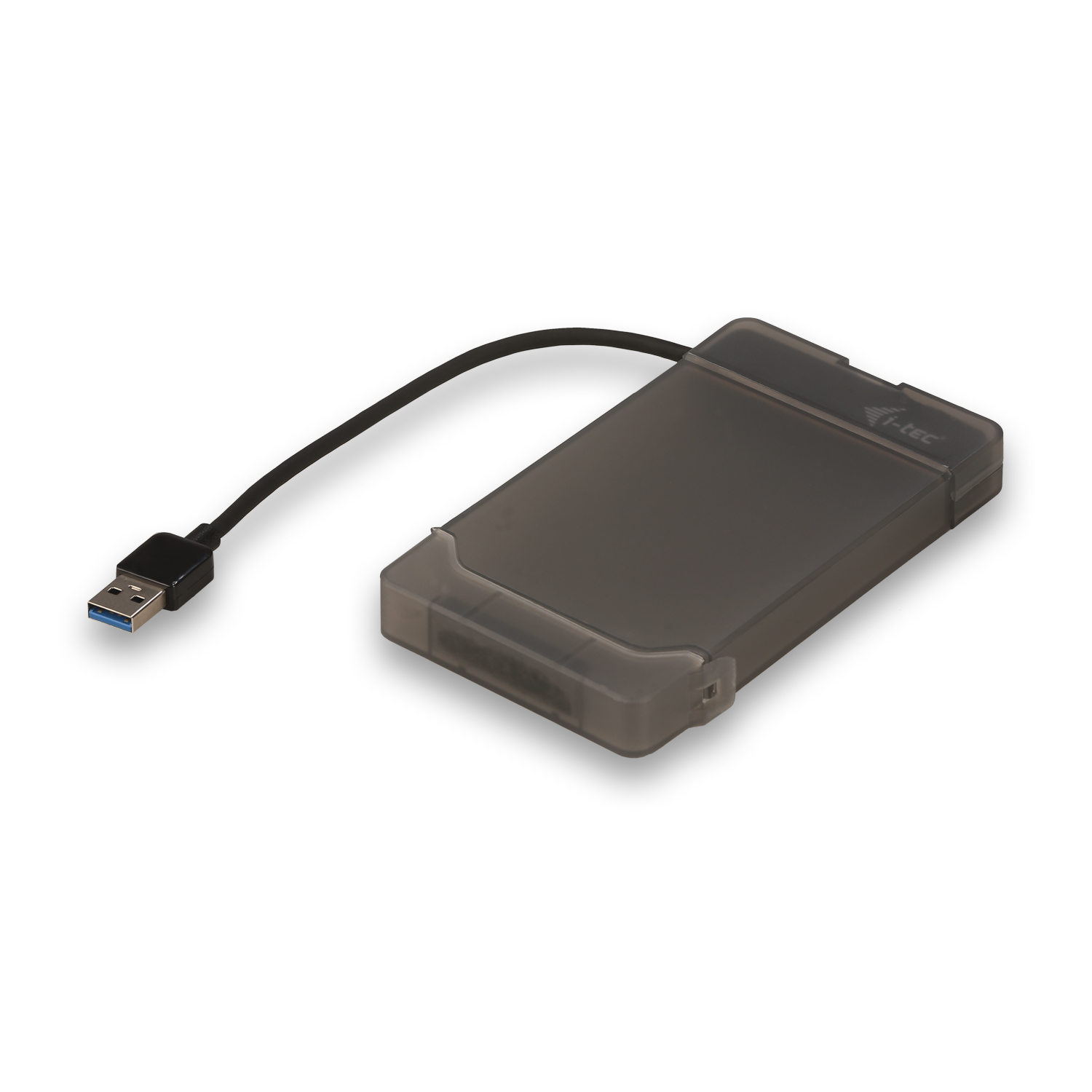 Ein schwarzes externes Festplattengehäuse mit angeschlossenem USB-Kabel, auf weißem Hintergrund.