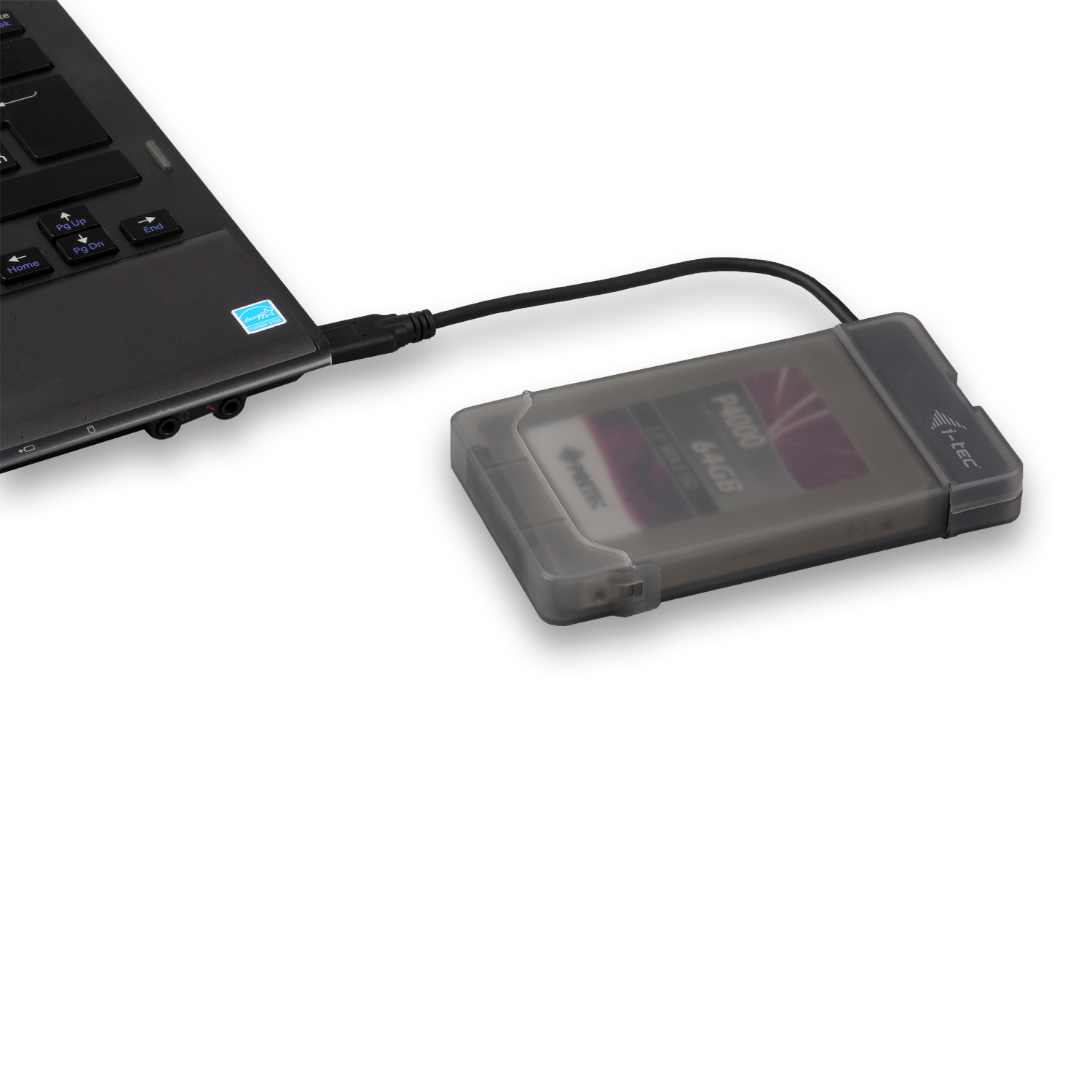 Laptop, verbunden mit externer Festplatte. Schwarzer Laptop und graue Festplatte.