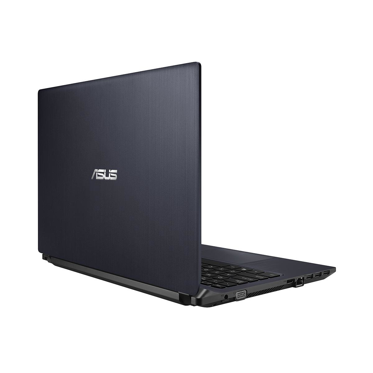 Laptop nero con logo ASUS sul retro, vista angolata, su sfondo bianco.