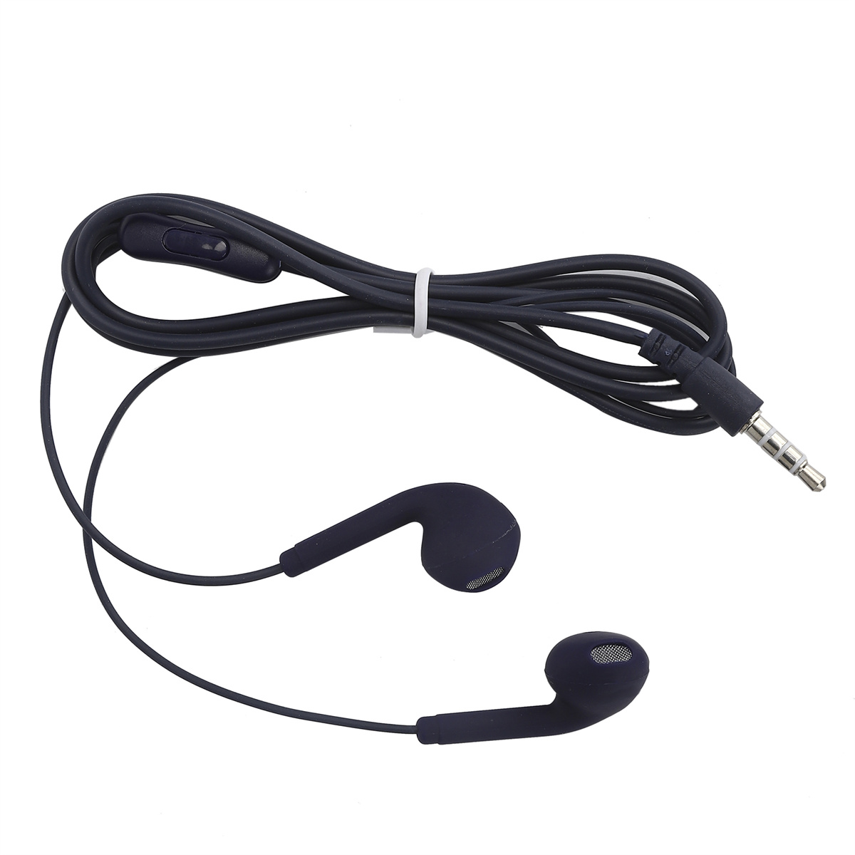 Schwarze Ohrhörer mit schwarzem Kabel. Weißer Hintergrund.