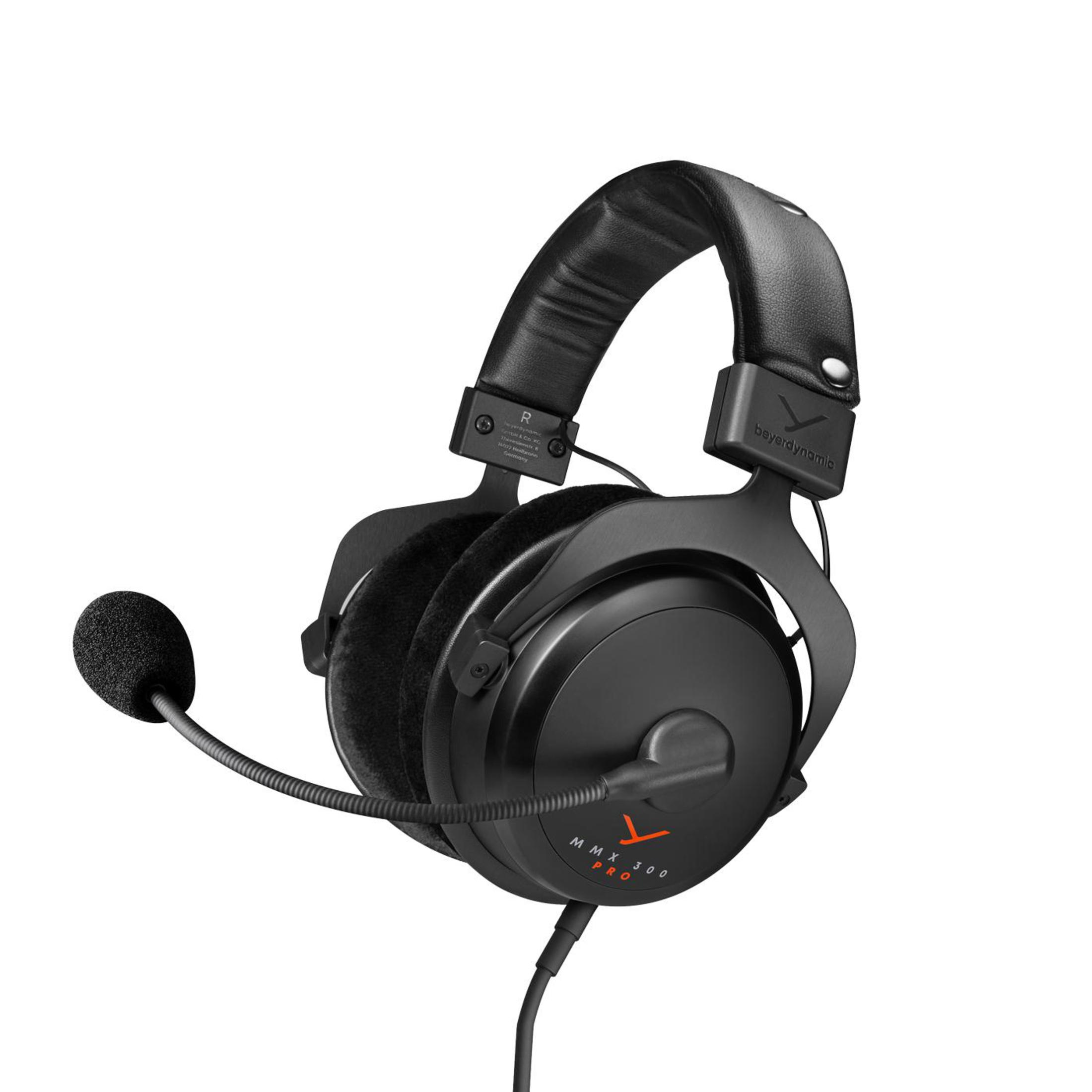 Cuffie Beyerdynamic nere con microfono.