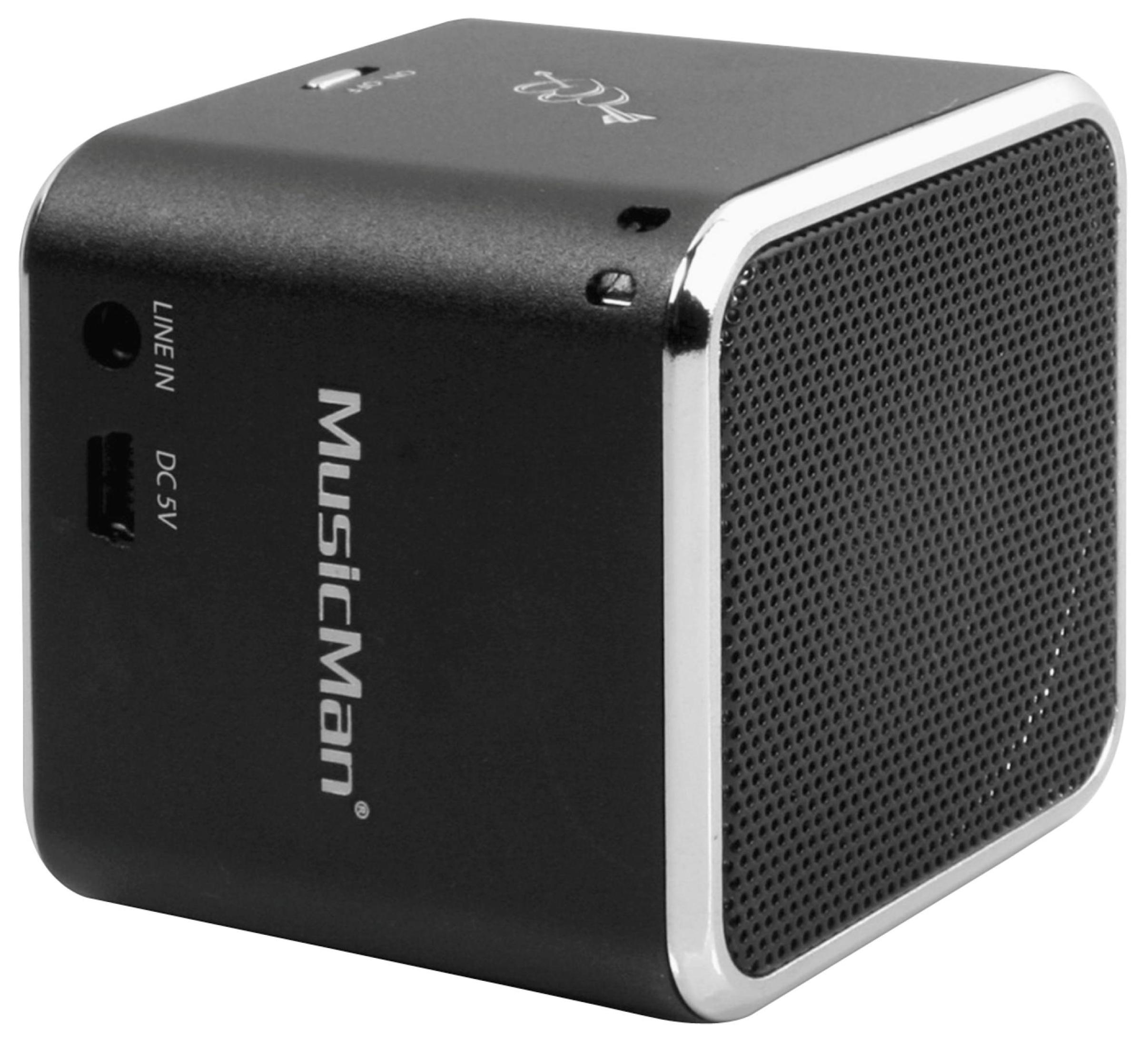 Czarny głośnik MusicMan w kształcie kostki. Srebrne obramowanie, porty i grill głośnika.
