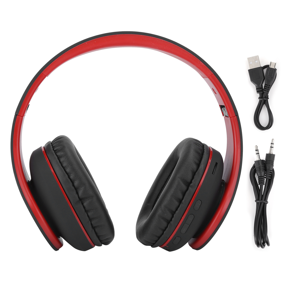Schwarze und rote Kopfhörer mit Kabeln. Enthält ein USB-Kabel und zwei 3,5-mm-Audiokabel.
