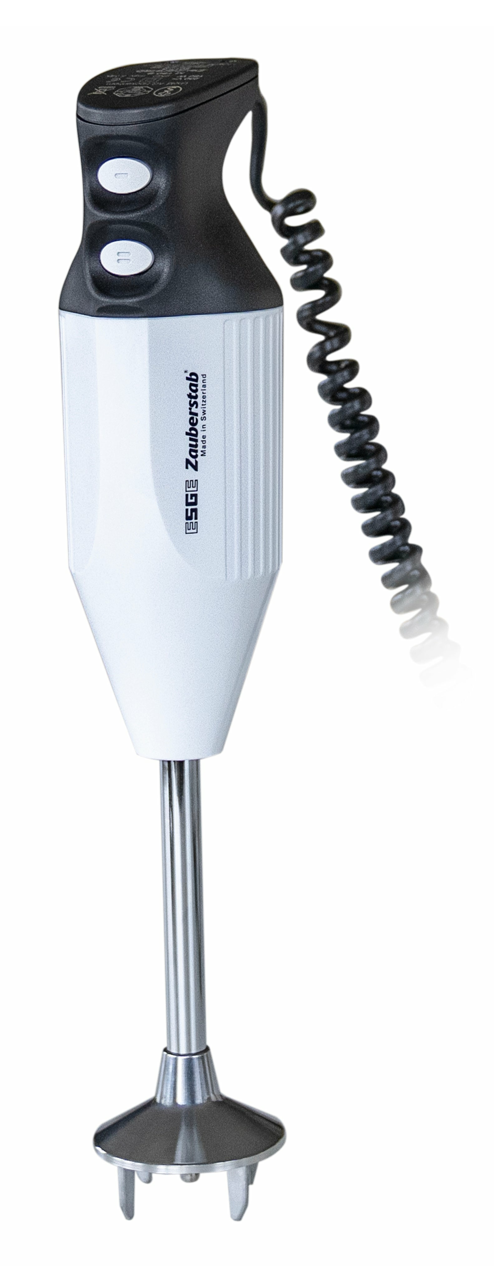 Biało-czarny blender ręczny, zwinięty przewód, na białym tle.