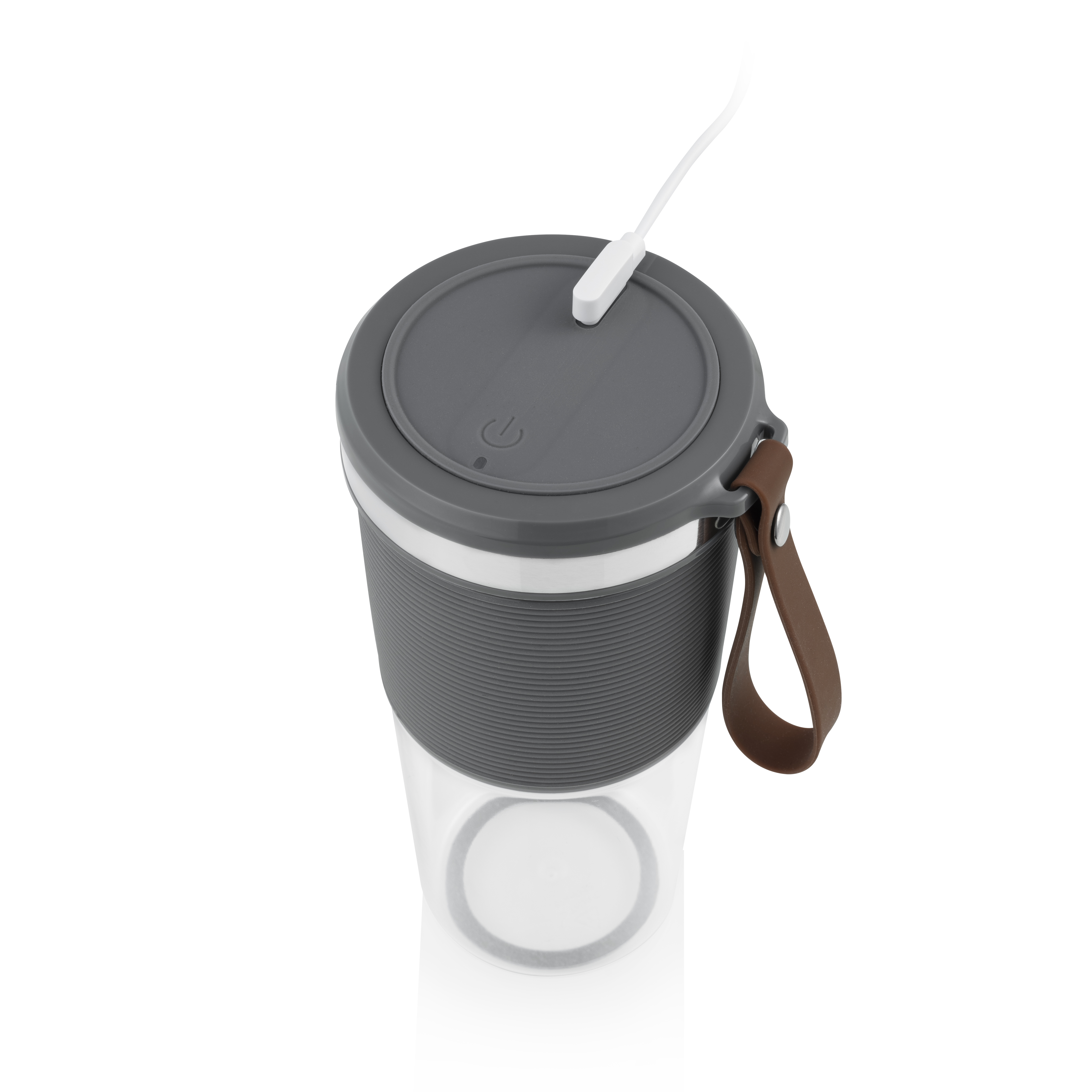 Szary blender podróżny z dołączonym białym kablem USB.