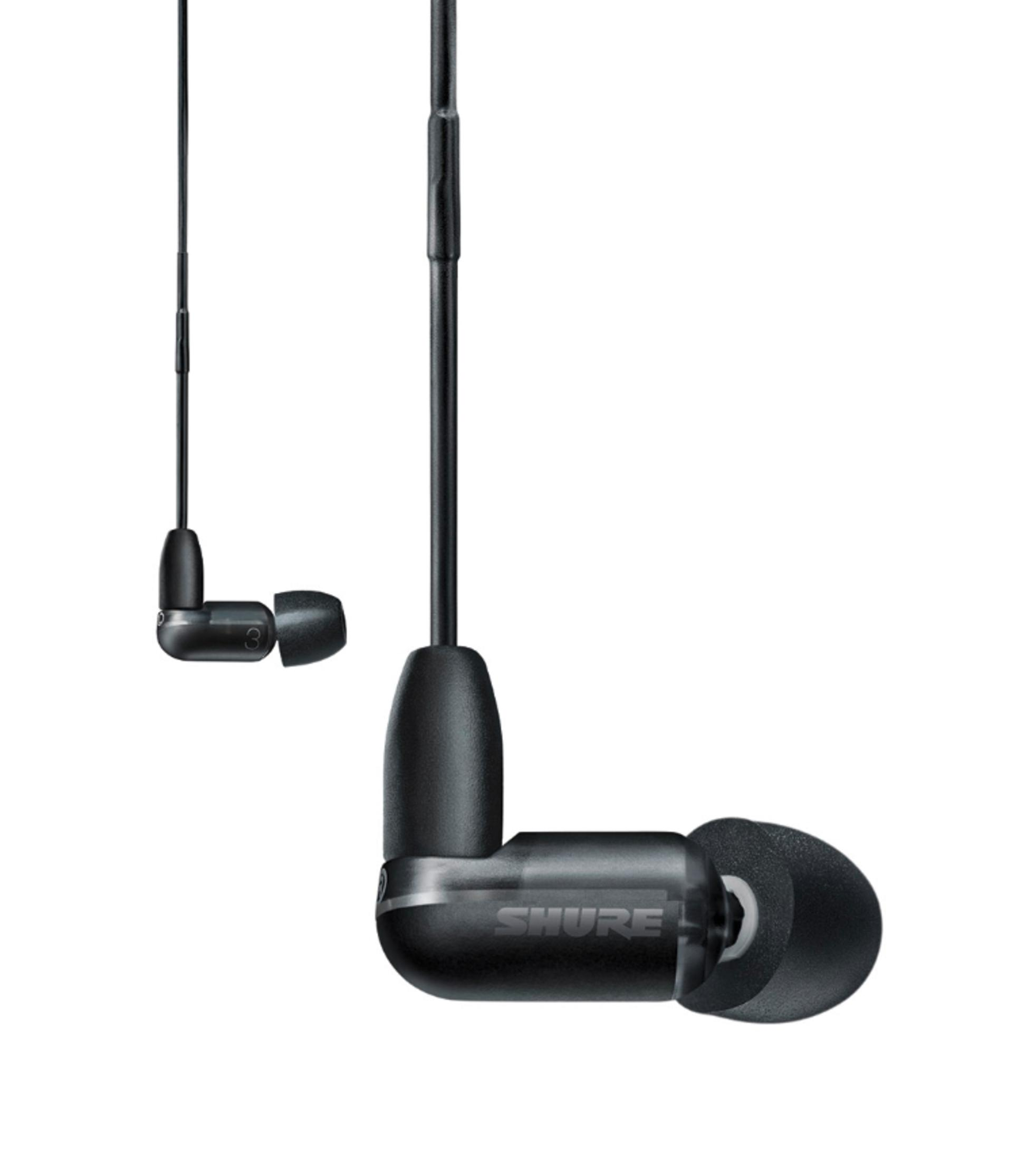 Écouteurs intra-auriculaires noirs avec fil, sur fond blanc. Étiquette SHURE visible.