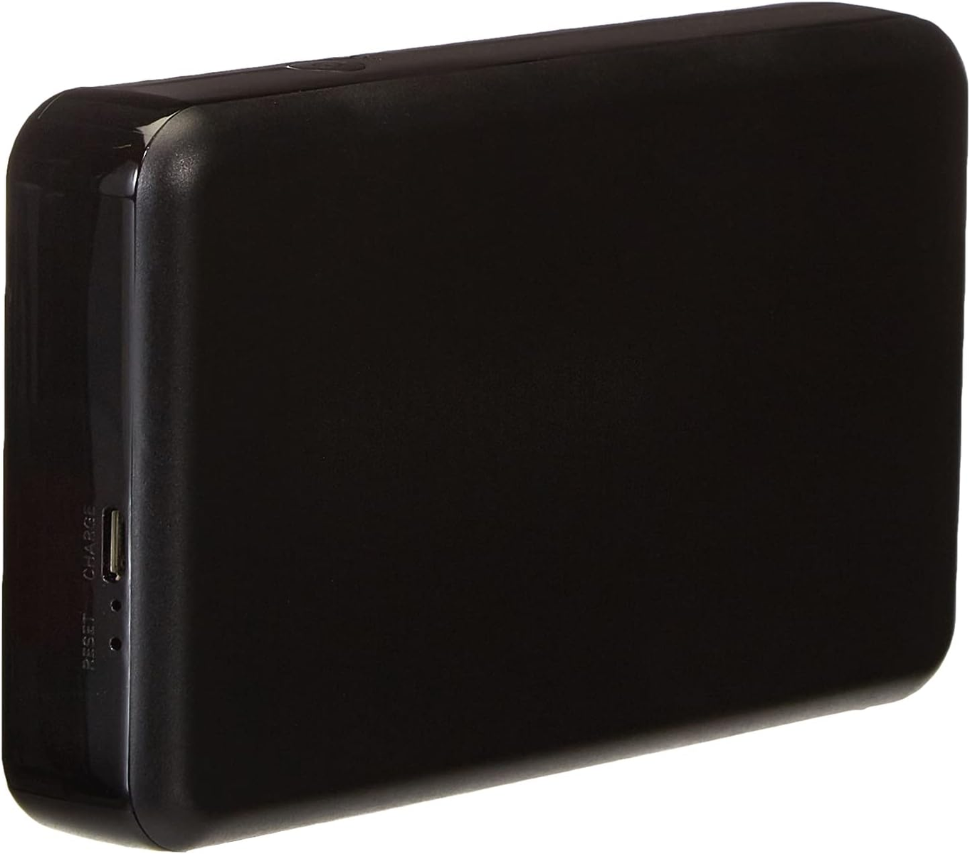 Schwarze rechteckige Powerbank mit USB- und Reset-Anschlüssen, minimalistisches Design.