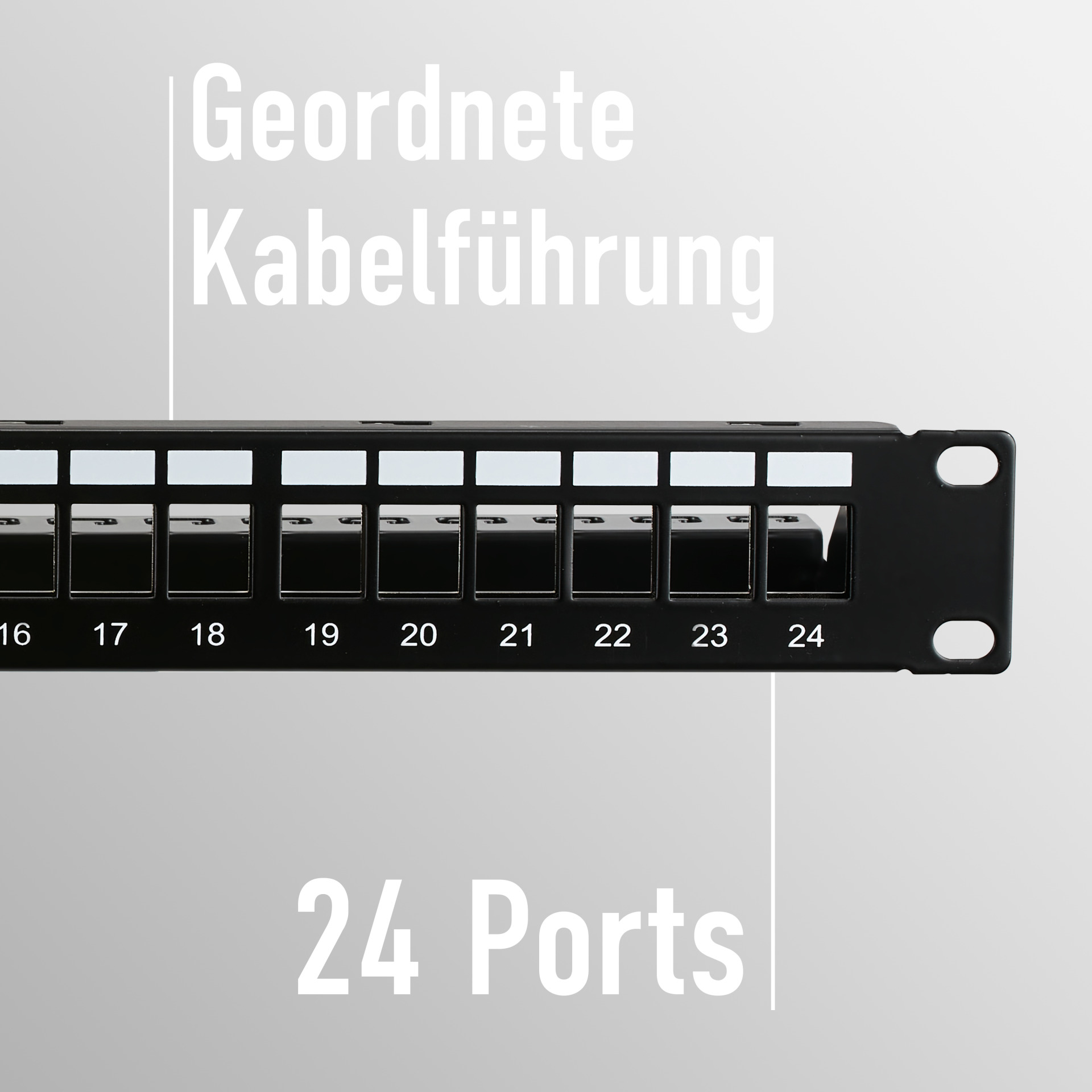 Ein schwarzes Netzwerkpanel mit 24 Ports. Text oben lautet 'Geordnete Kabelführung'.