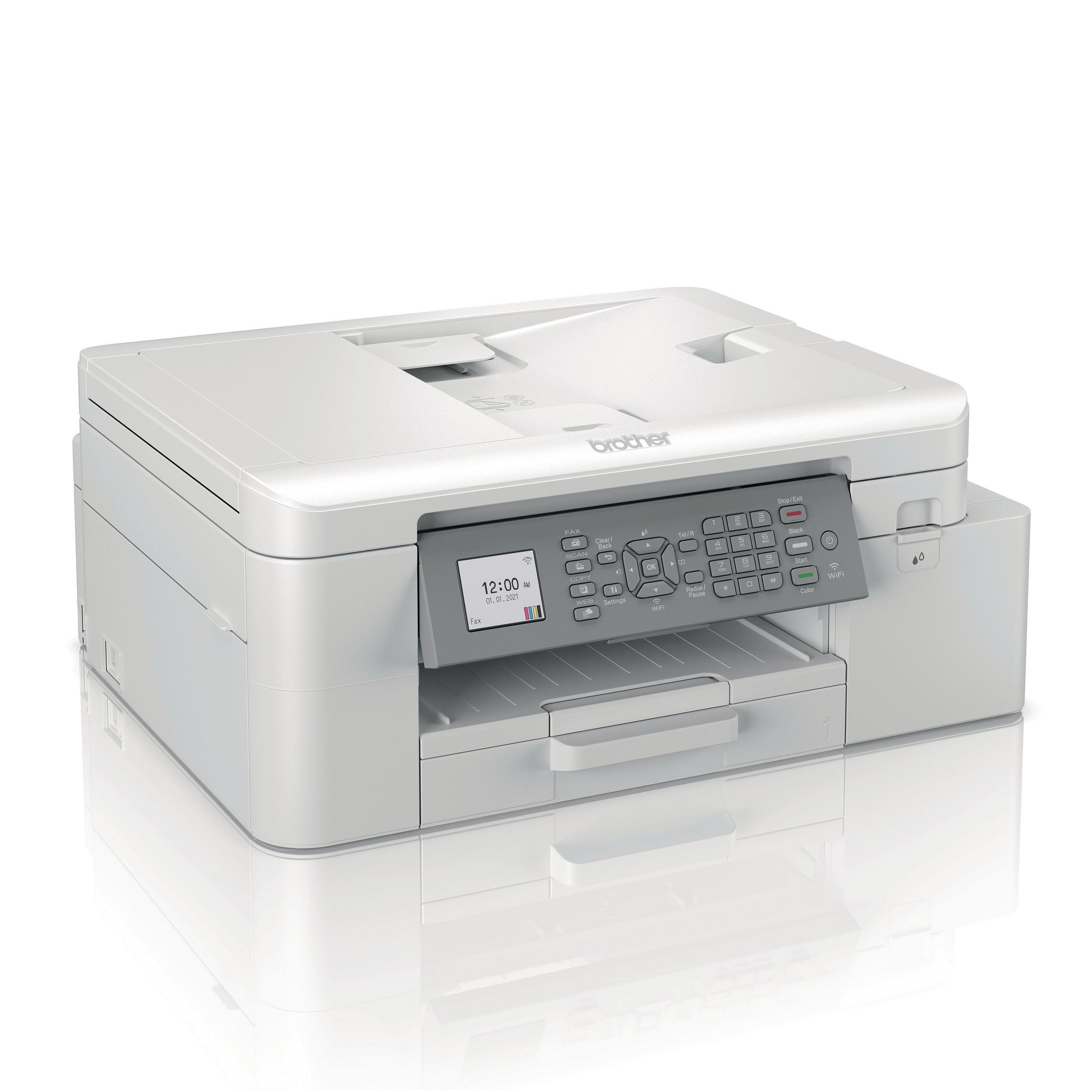 Biała drukarka Brother z panelem sterowania i podajnikiem papieru. Białe tło.