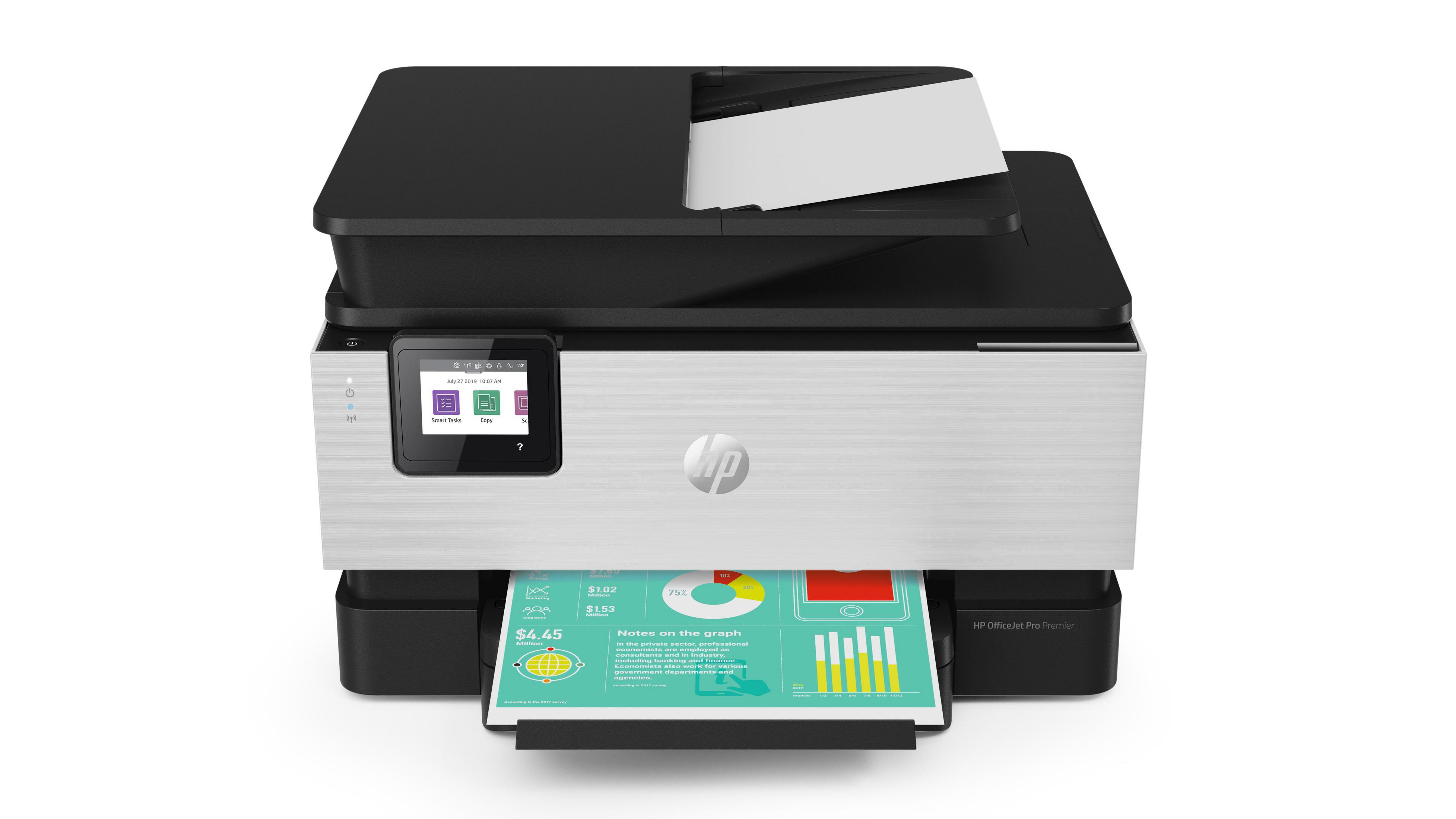 Stampante HP OfficeJet Pro argento e nera con display touchscreen e rapporto stampato.