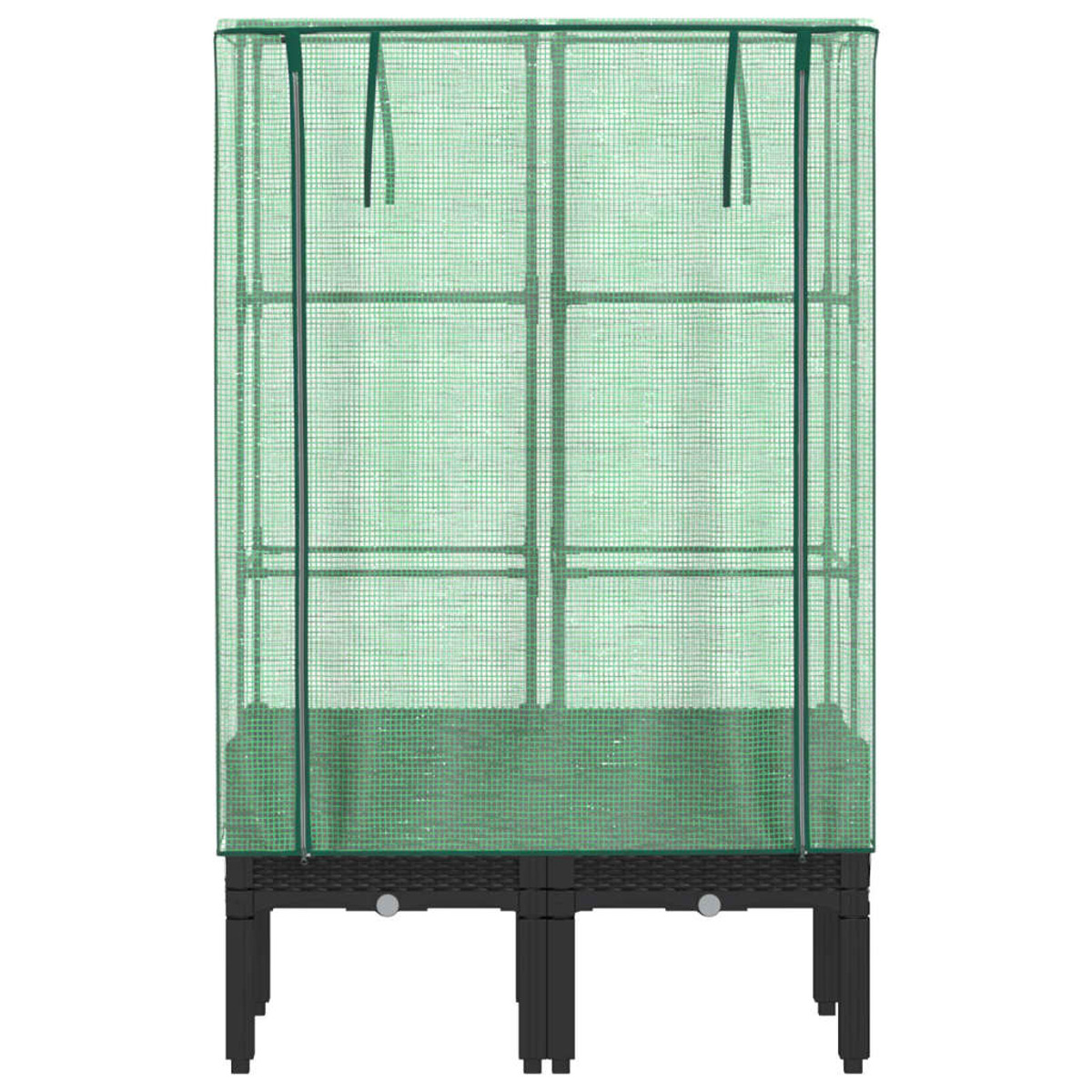 Serra con copertura in rete verde e telaio nero. È su una base nera.