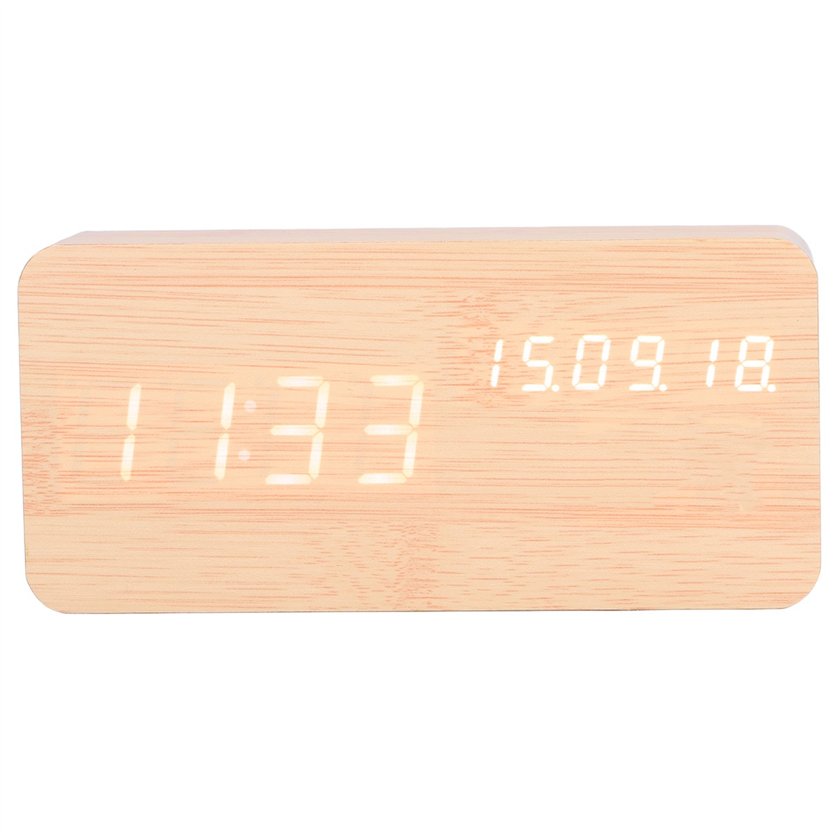 Holzuhr zeigt 11:33 und 15.09.18. Die Zahlen sind weiß auf hellem Holz.