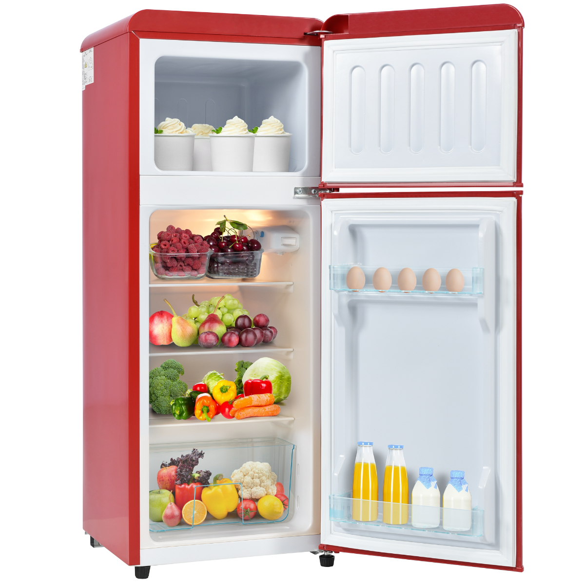 Roter Retro-Kühlschrank mit offenen Türen. Lebensmittel, Obst, Eier drin.