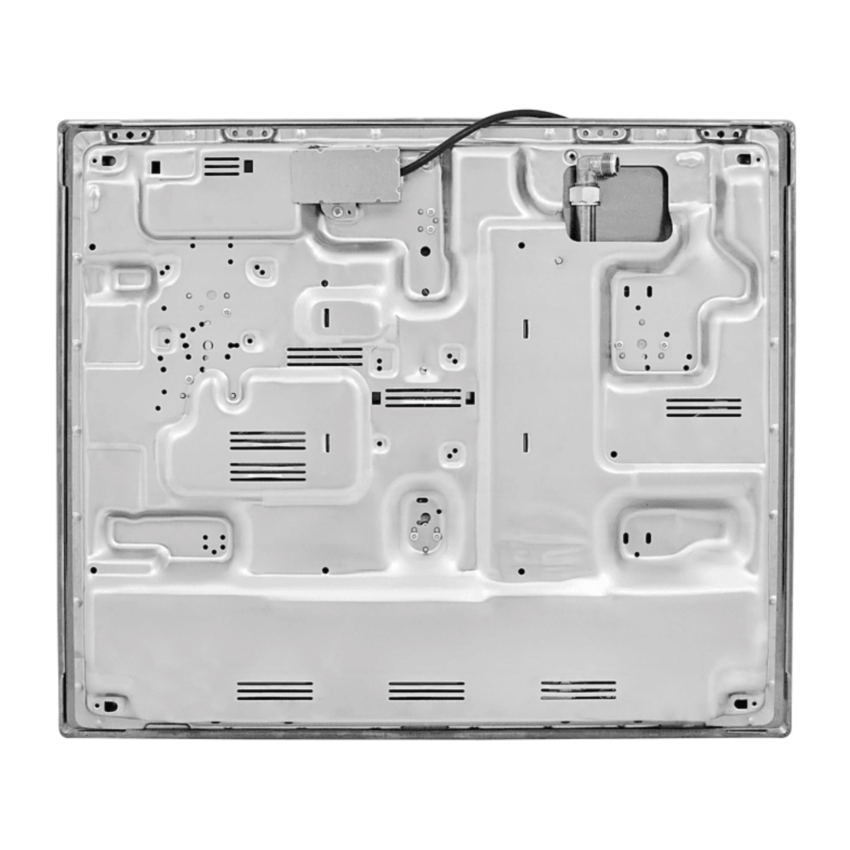 Spód srebrnej płyty grzewczej z różnymi otworami wentylacyjnymi i elementami.