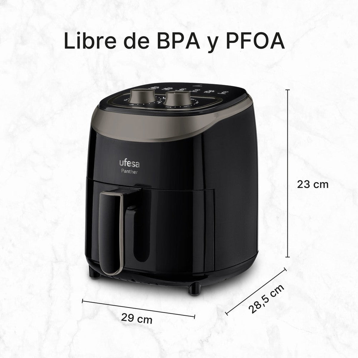 Freidora de aire negra con mango, mandos y dimensiones. Texto: 'Libre de BPA y PFOA'.